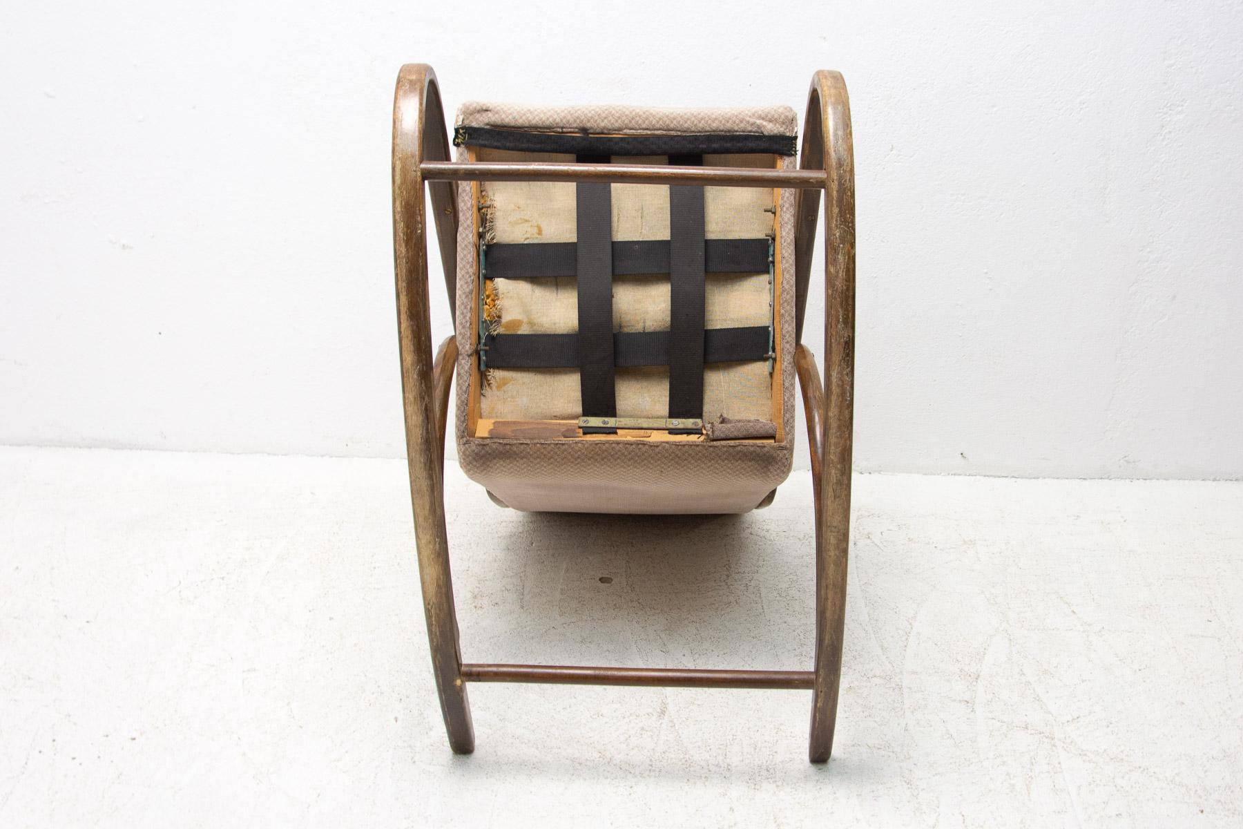 Mid Century Bentwood Rocking Chair by Ton, Czechoslovakia, 1960's For Sale 1