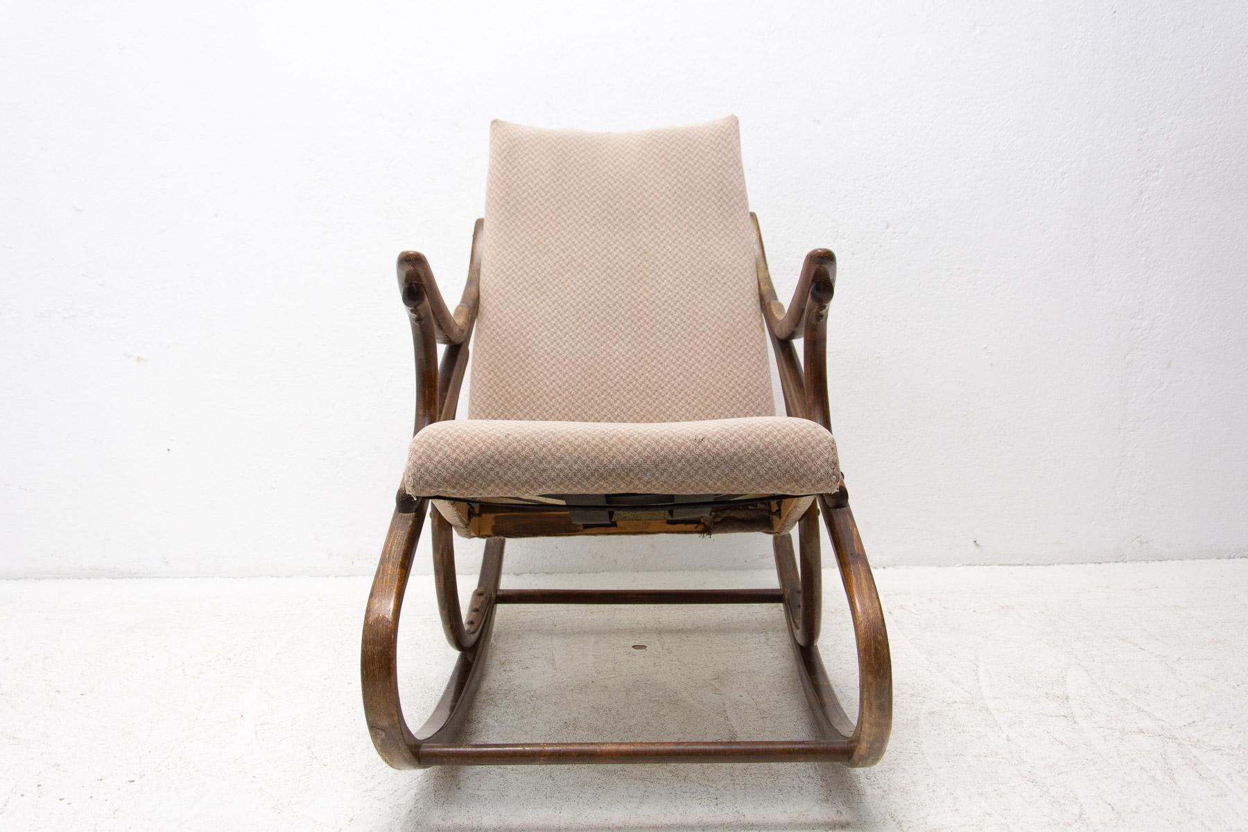 Mid Century Bentwood Rocking Chair by Ton, Czechoslovakia, 1960's For Sale 3