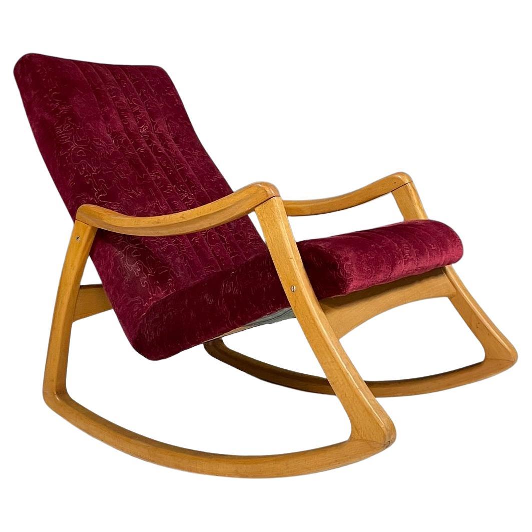 Bugholz-Schaukelstuhl aus der Jahrhundertmitte von TON, Tschechoslowakei, 1960er Jahre im Angebot