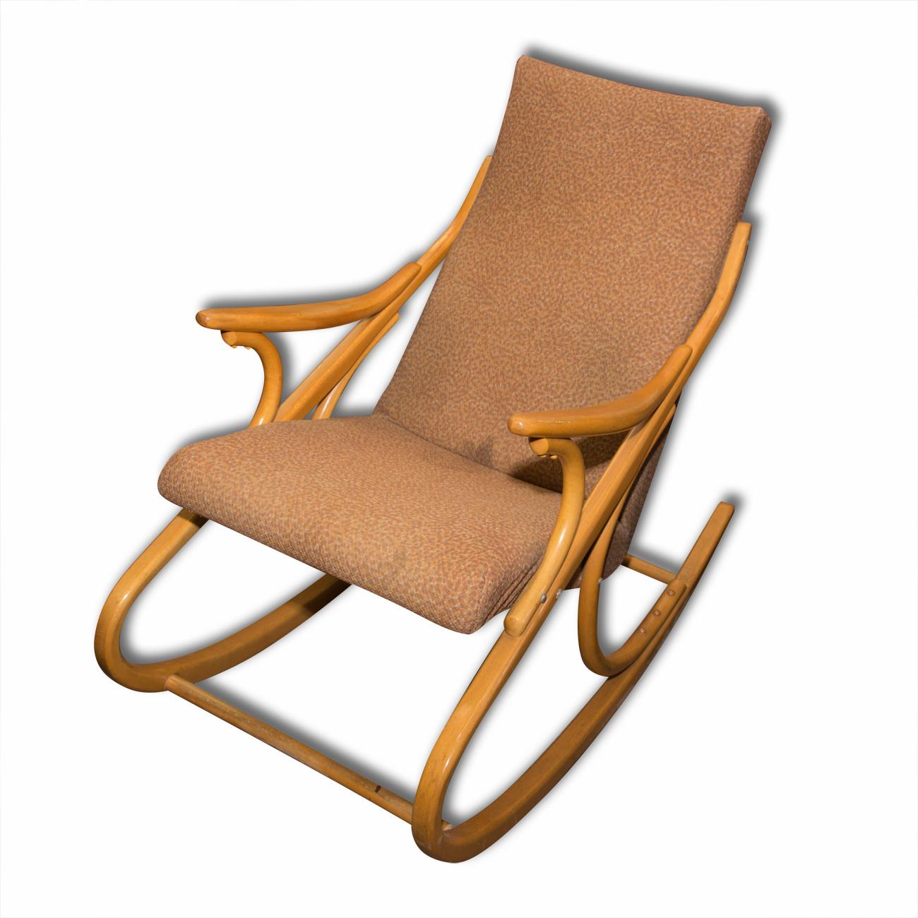 Mid-Century Modern Chaise à bascule en bois cintré du milieu du siècle, Tchécoslovaquie, années 1960 en vente