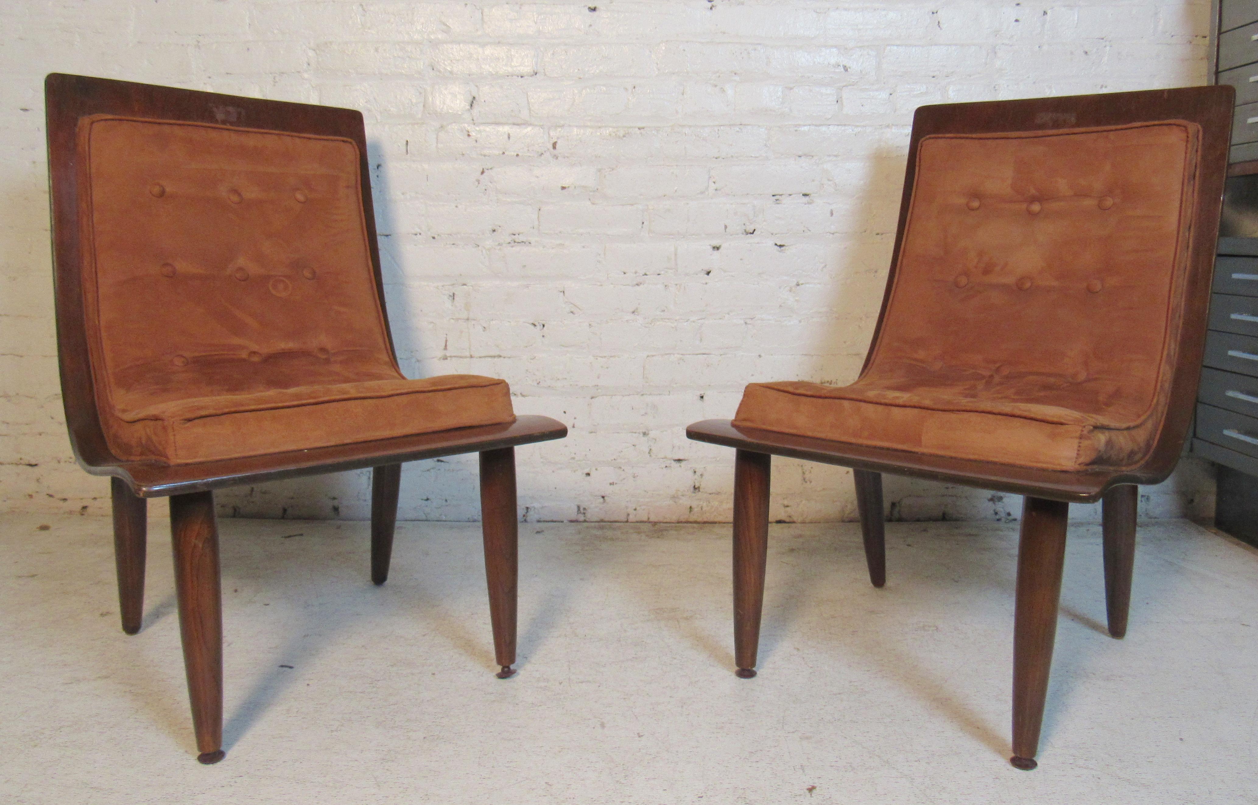 Pair of vintage modern slipper chairs by Carter Brother. Bentwood frame with tapered legs and tufted suede.
(Please confirm item location - NY or NJ - with dealer).
 