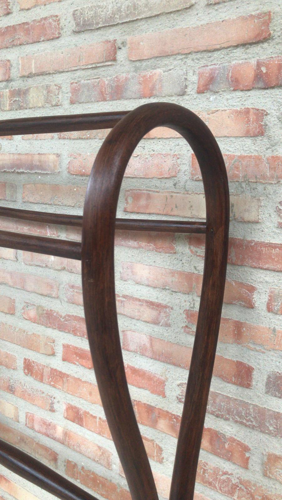 Spanish Midcentury Bentwood Valet in the Thonet Style or Clothes Rail / Towel Rail