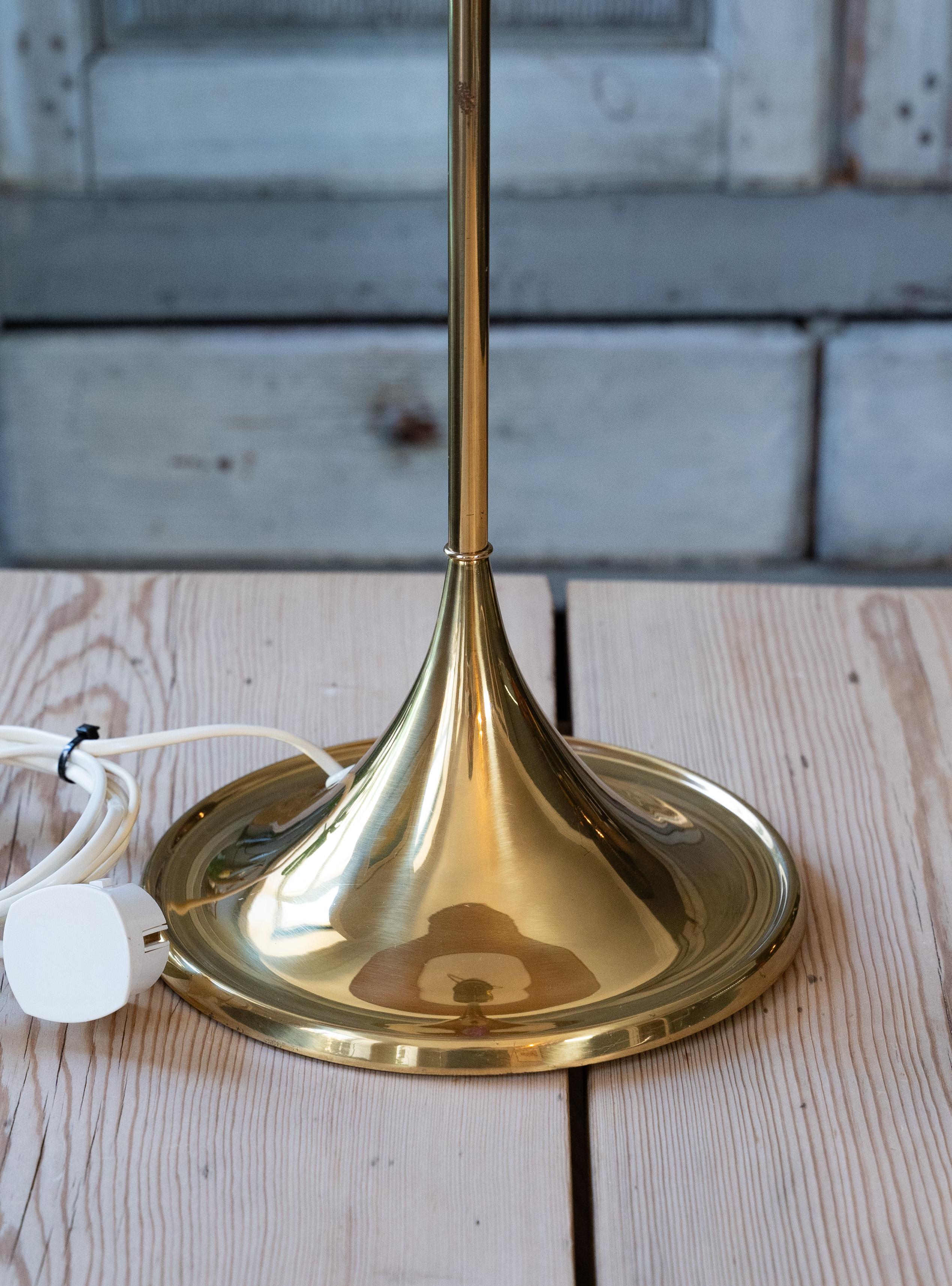 Mid-Century Modern Lampe de table Bergbom, modèle B-024, Suède en vente