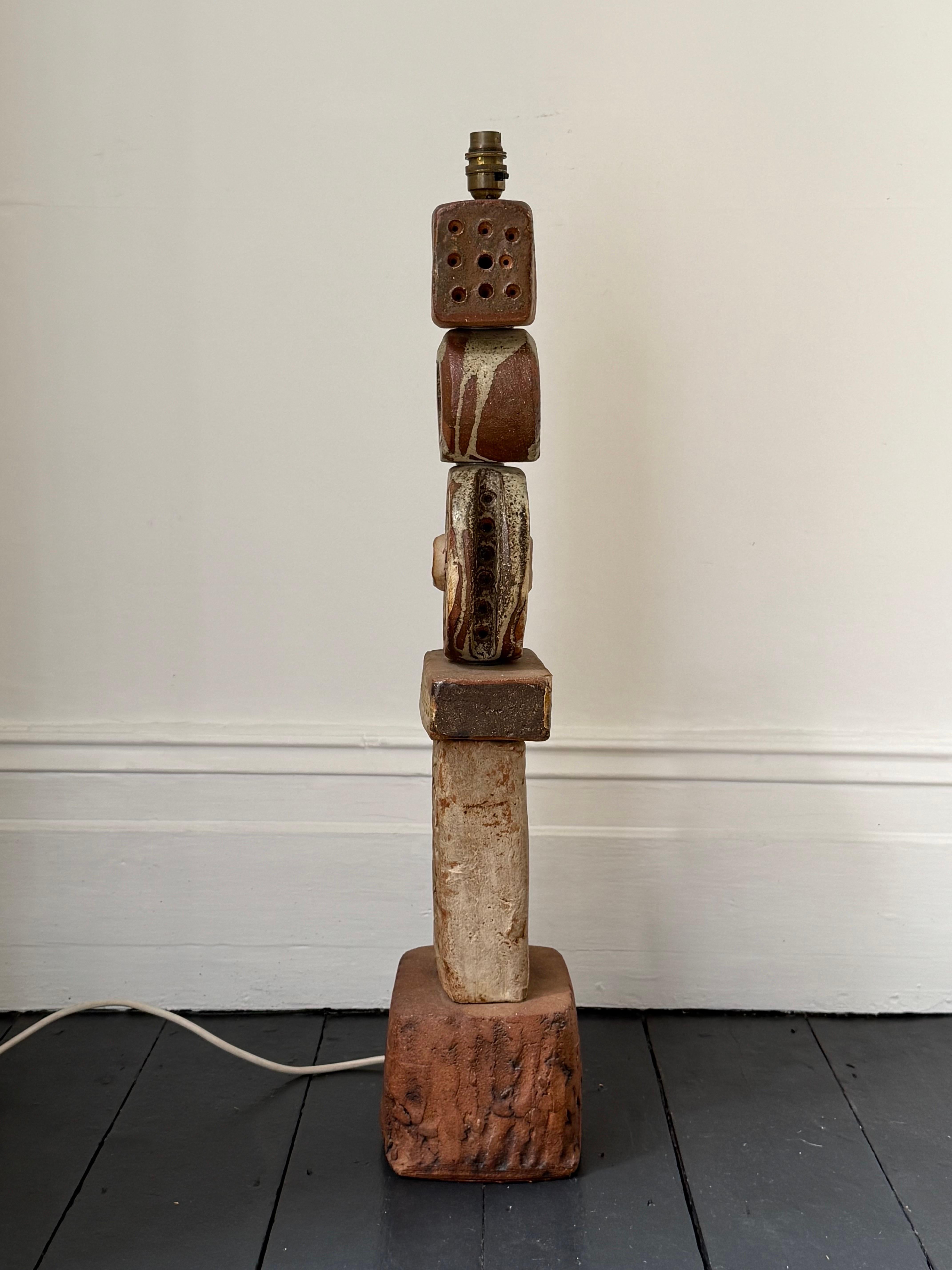 Lámpara TOTEM de cerámica de mediados de siglo Bernard Rooke Studio Tonos naturales, Inglaterra en Bueno estado para la venta en London, GB