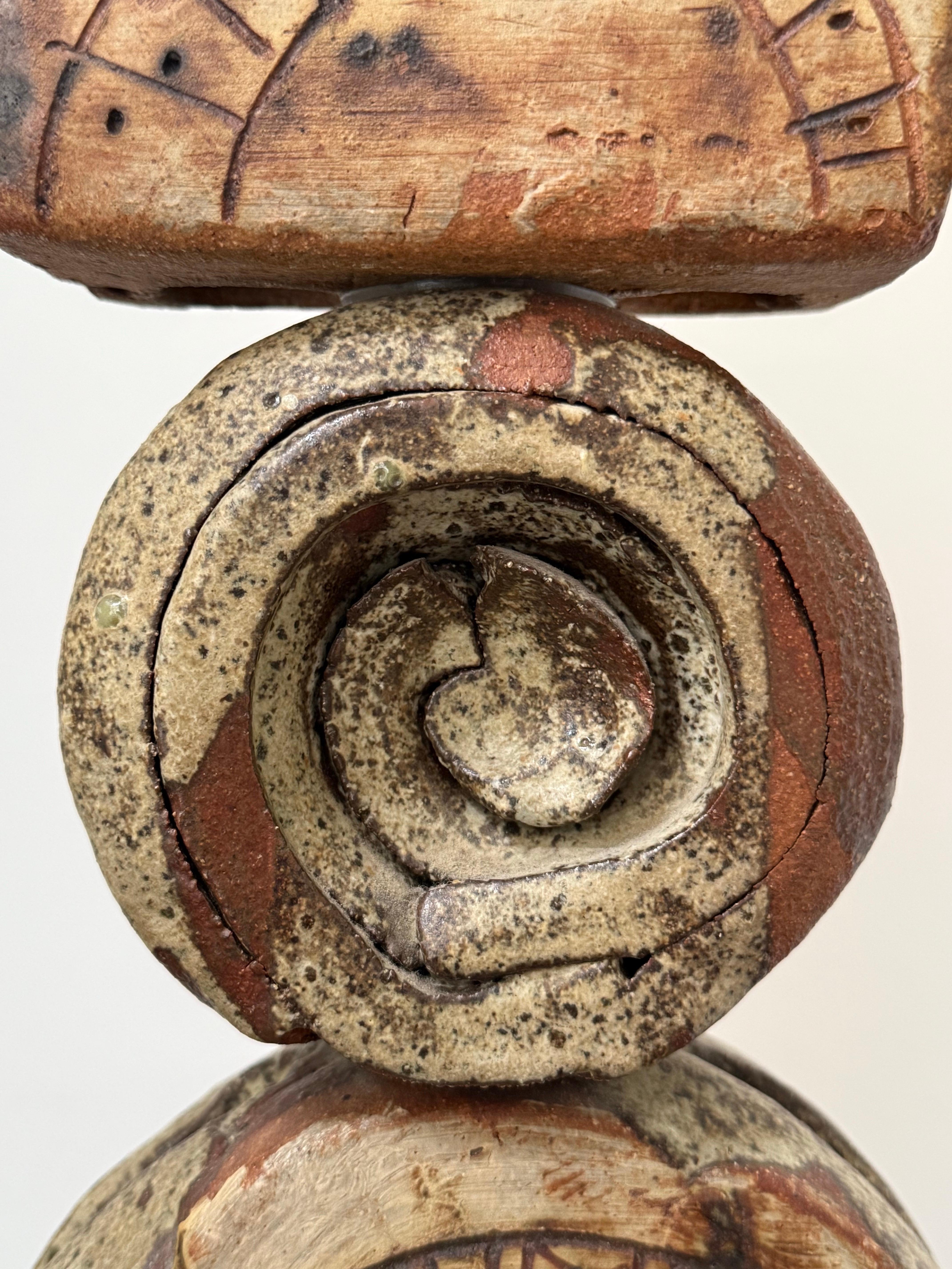Lámpara TOTEM de cerámica de mediados de siglo Bernard Rooke Studio Tonos naturales, Inglaterra mediados del siglo XX en venta