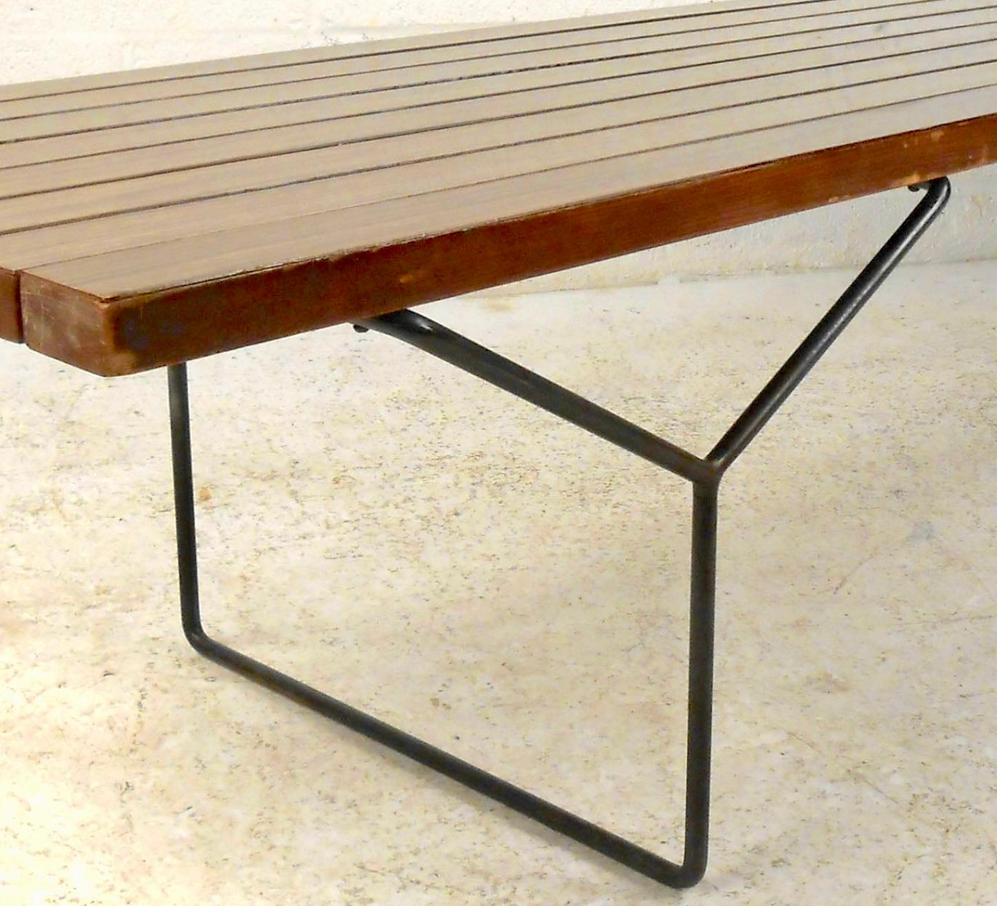 Banco de listones Bertoia de mediados de siglo by Knoll Estadounidense en venta