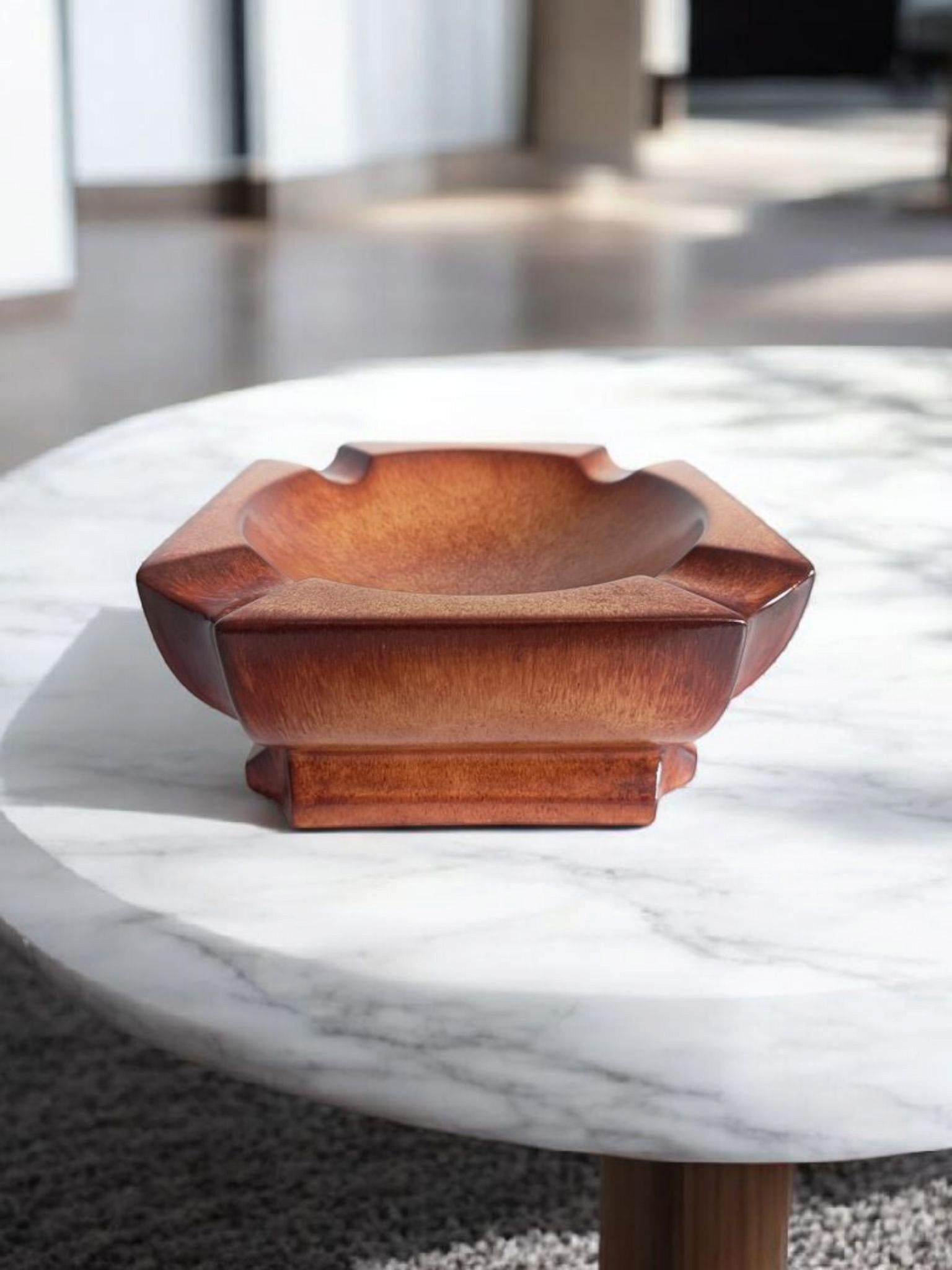 Metà XX secolo Centrotavola portacenere in ceramica di grandi dimensioni di Bertoncello by Roberto Rigon, 1960 in vendita