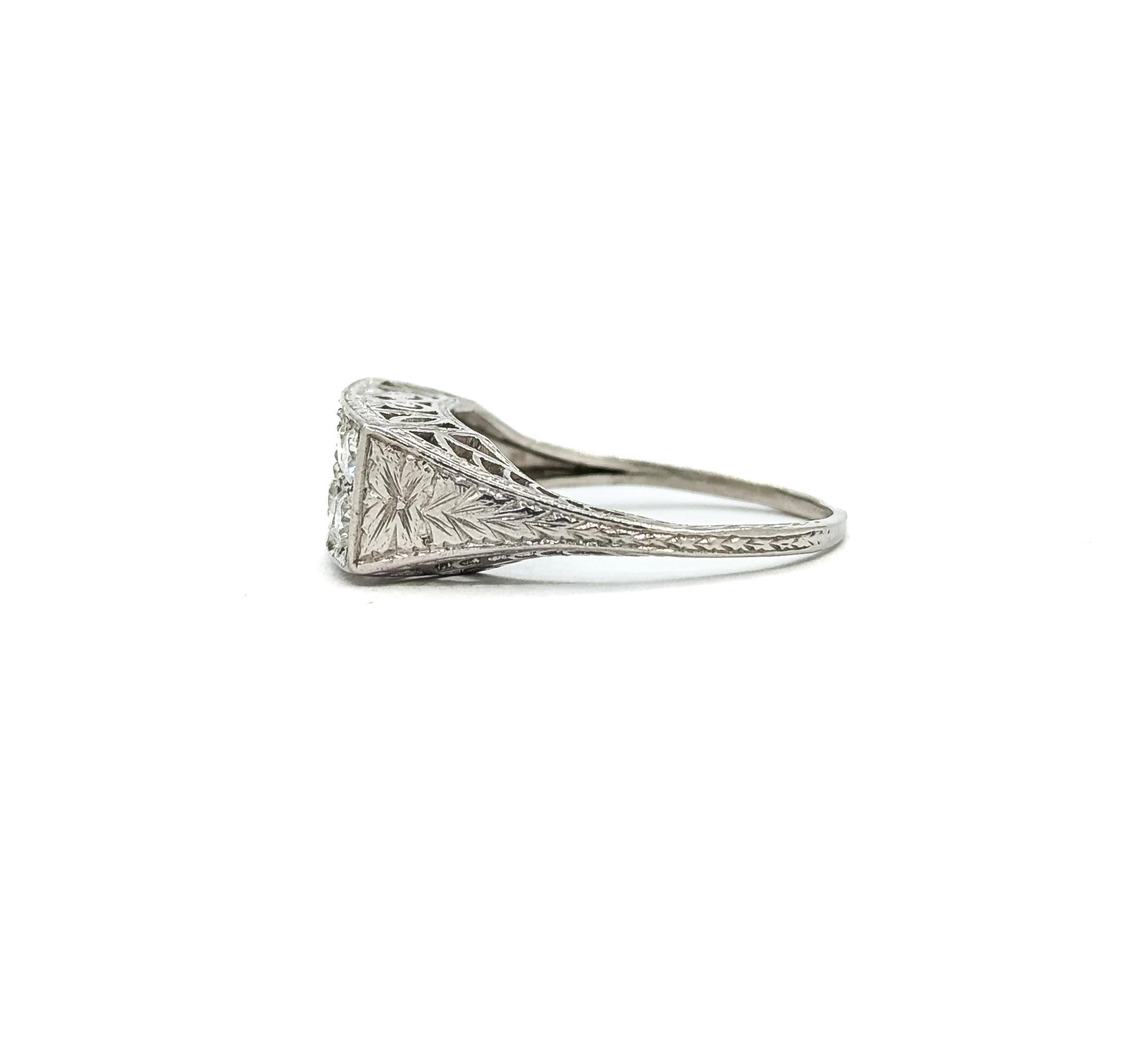 Mid Century Bezel-set Diamond Filigree Ring in Platinum For Sale 3