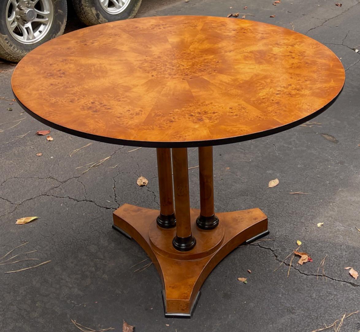 Mid-Century Biedermeier Style Round Burl Wood Center / Dining / Side Table In Good Condition For Sale In Kennesaw, GA