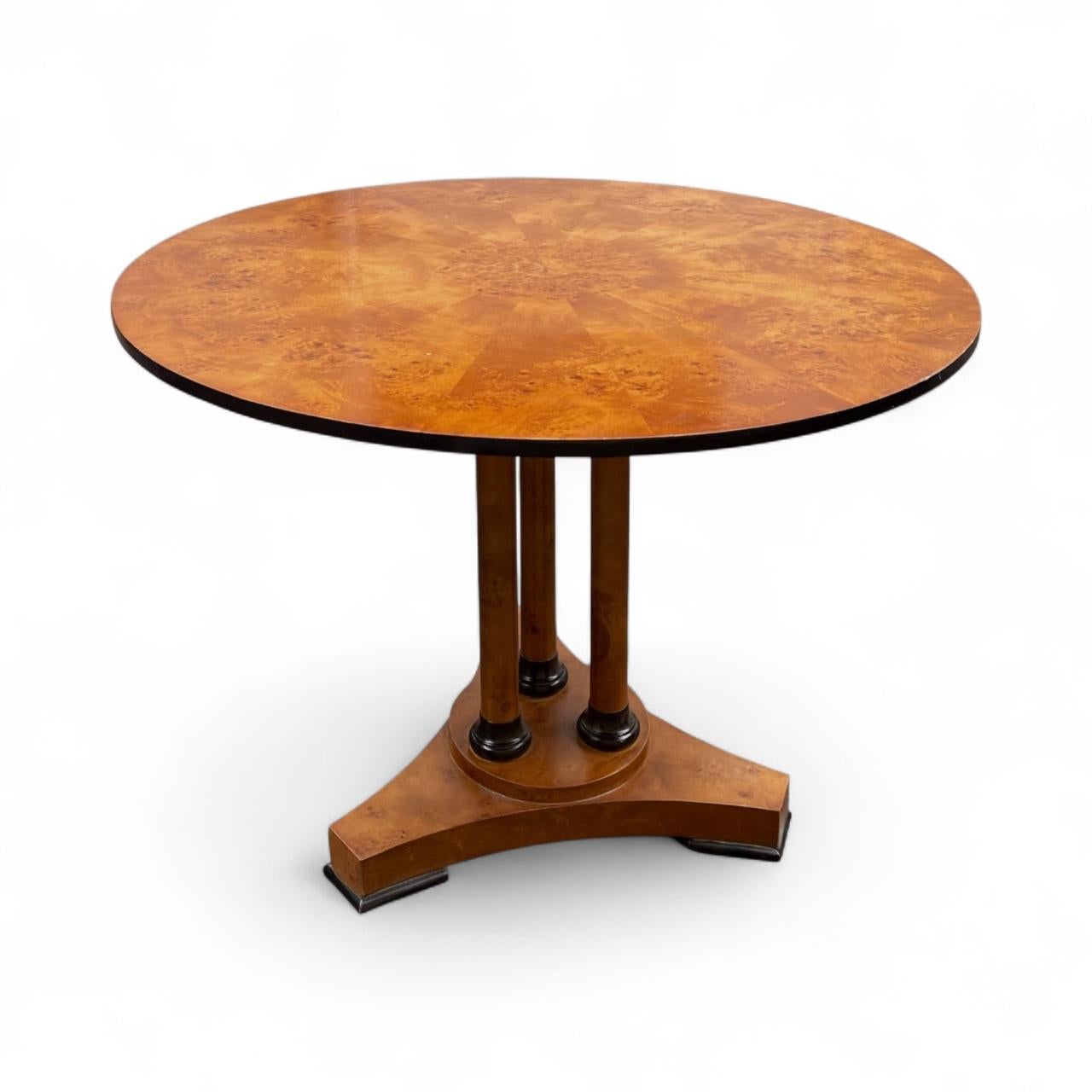 Mid-Century Biedermeier Style Round Burl Wood Center / Dining / Side Table For Sale 3