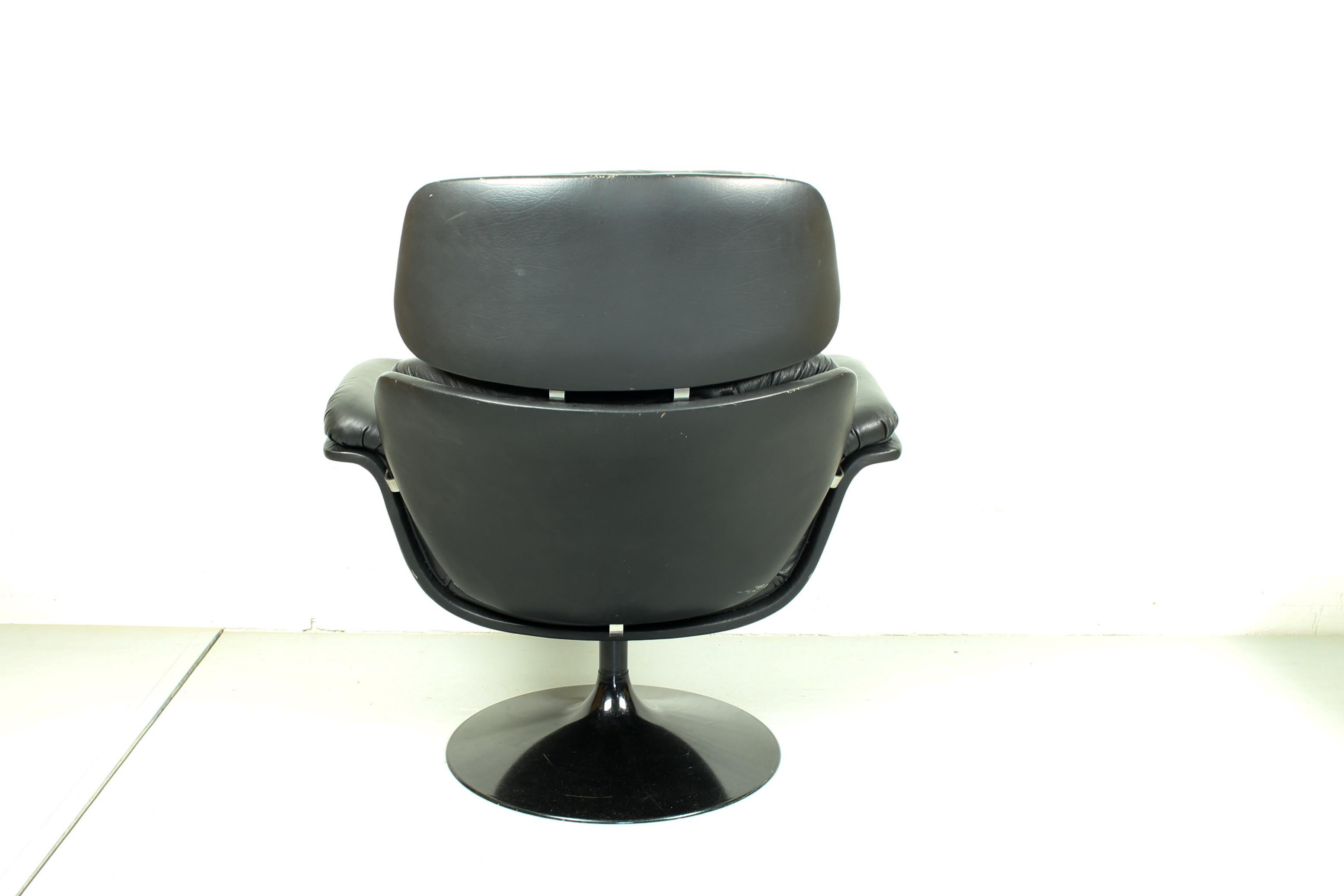 Midcentury Big Tulip Chair by Pierre Paulin for Artifort Black Leather, 1960s In Fair Condition In Appeltern, Gelderland