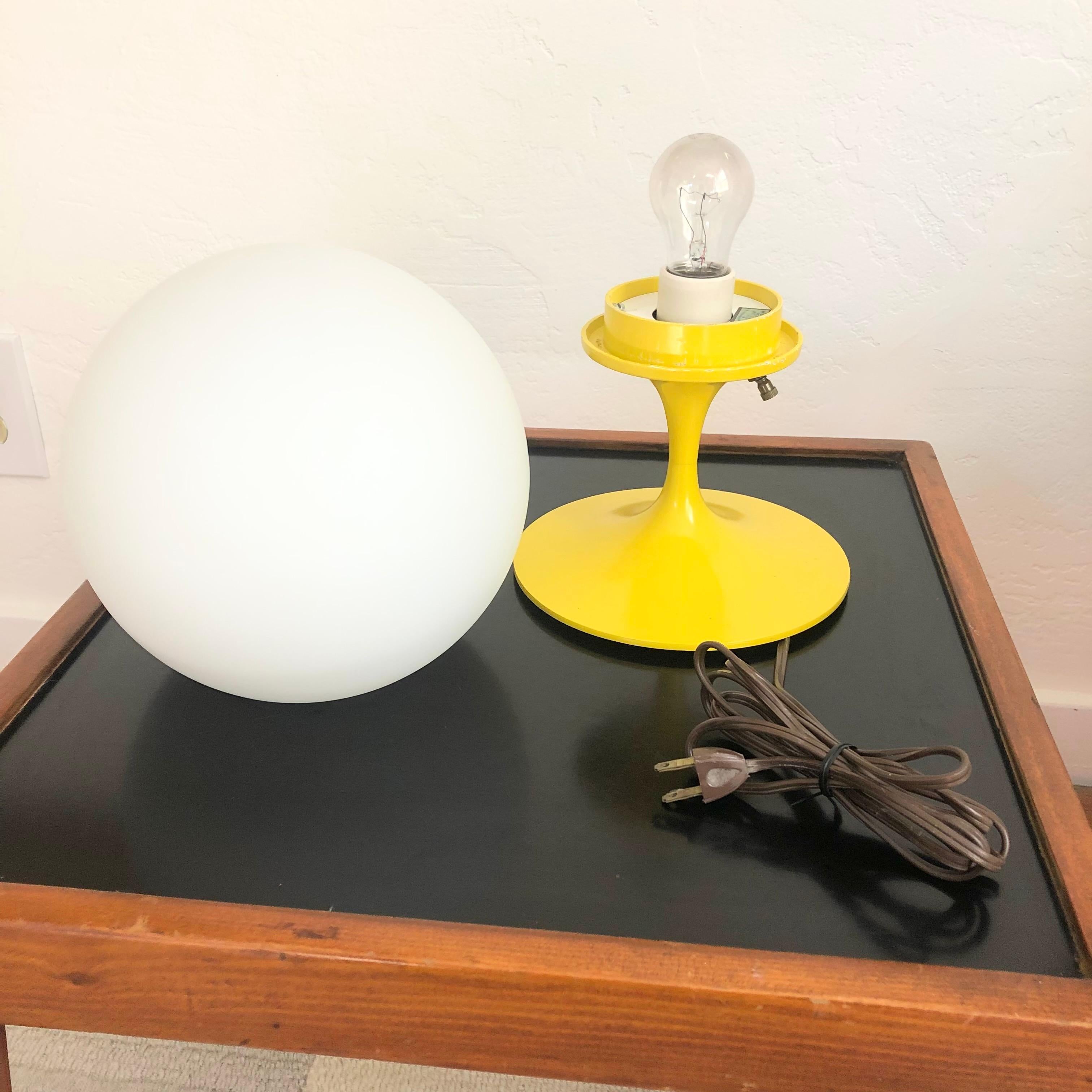 Mid Century Bill Curry Design Line Stemlite Globe Lamp 1