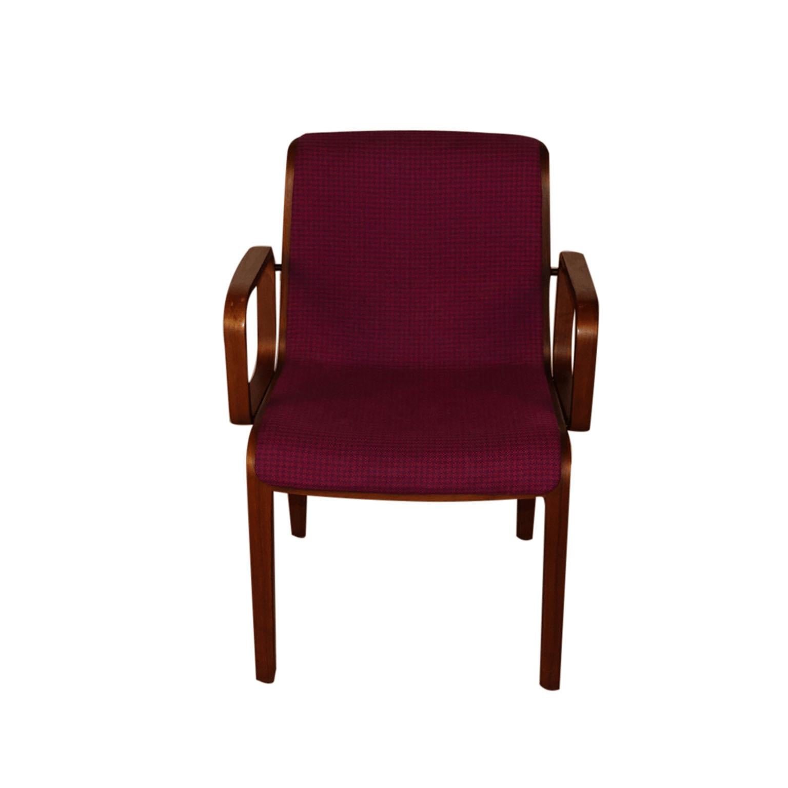 Extraordinary Mid-Century Modern dining/accent chair Model 1305UO, designed by William “Bill” Stephens for Knoll International, 1970s. Manufactured 1972-1988. Featuring original, striking purple herringbone upholstery on the front and back that