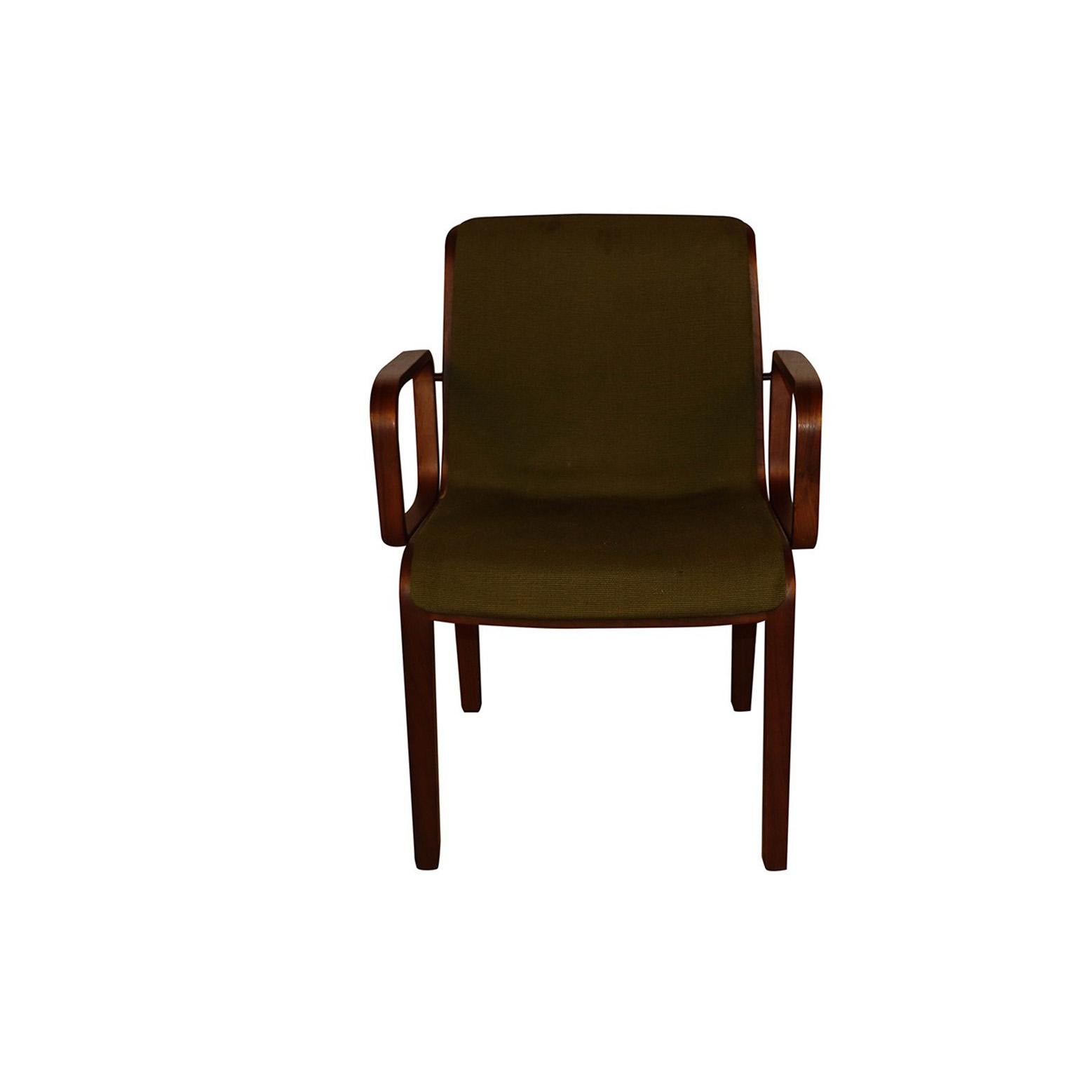 Extraordinary Mid-Century Modern dining/accent chair Model 1305UO, designed by William “Bill” Stephens for Knoll International, 1970s. Manufactured 1972-1988. Featuring original, striking olive green upholstery on the front and back that continues