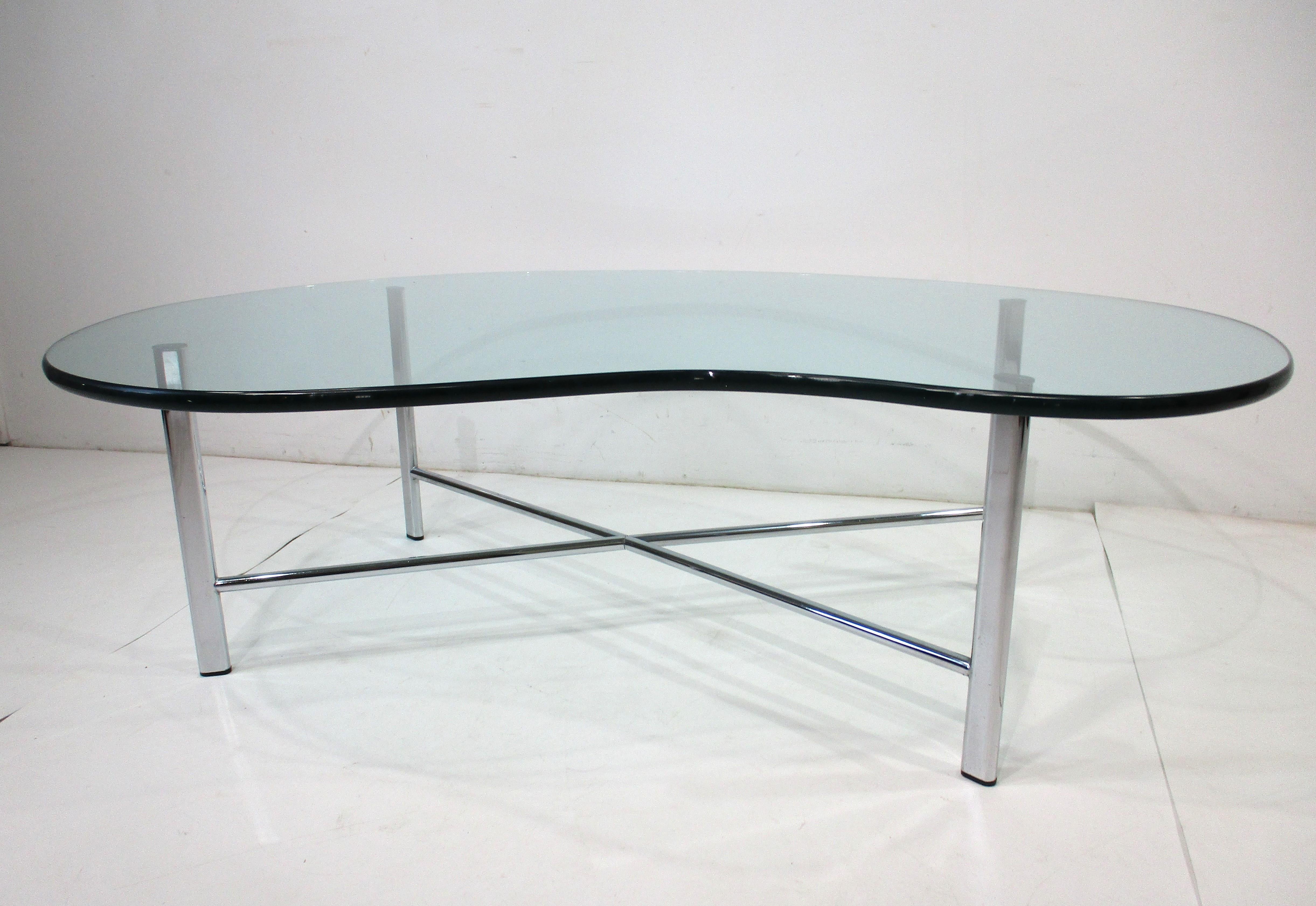 Mid Century Biomorphic Glass / Chrome Coffee Table in the style of Colombo 3