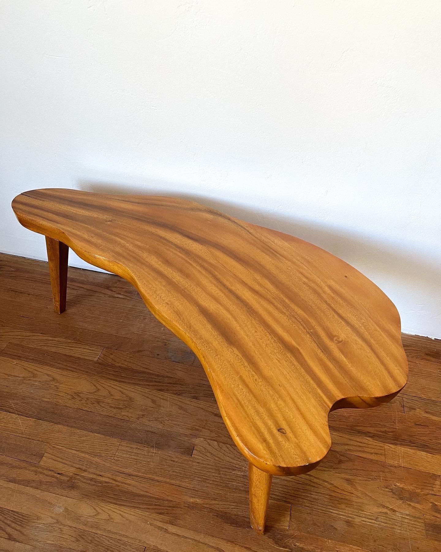 Mid-Century Modern Table  dos de singe biomorphique du milieu du sicle dernier en vente