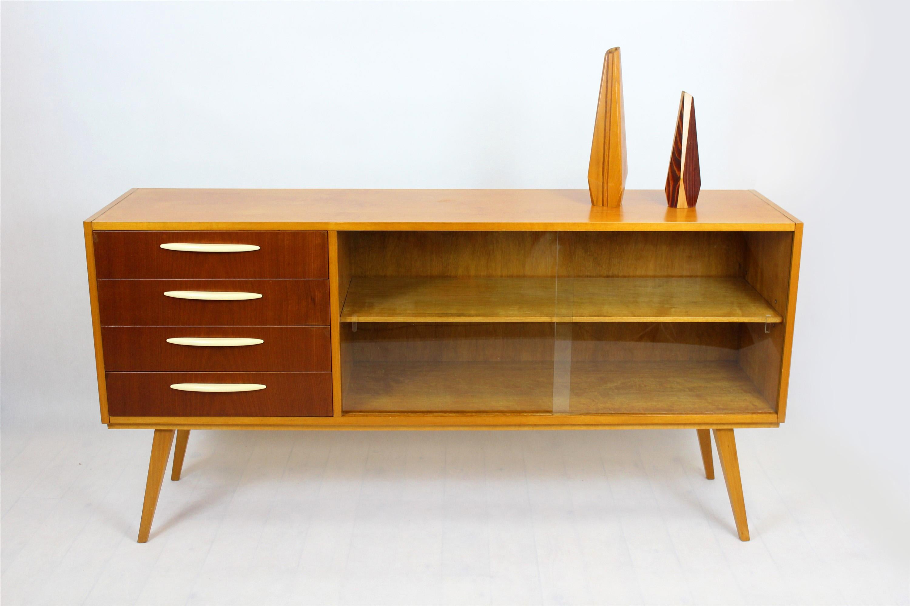 Mid-Century Birch and Mahogany Sideboard, 1960s In Good Condition For Sale In Żory, PL