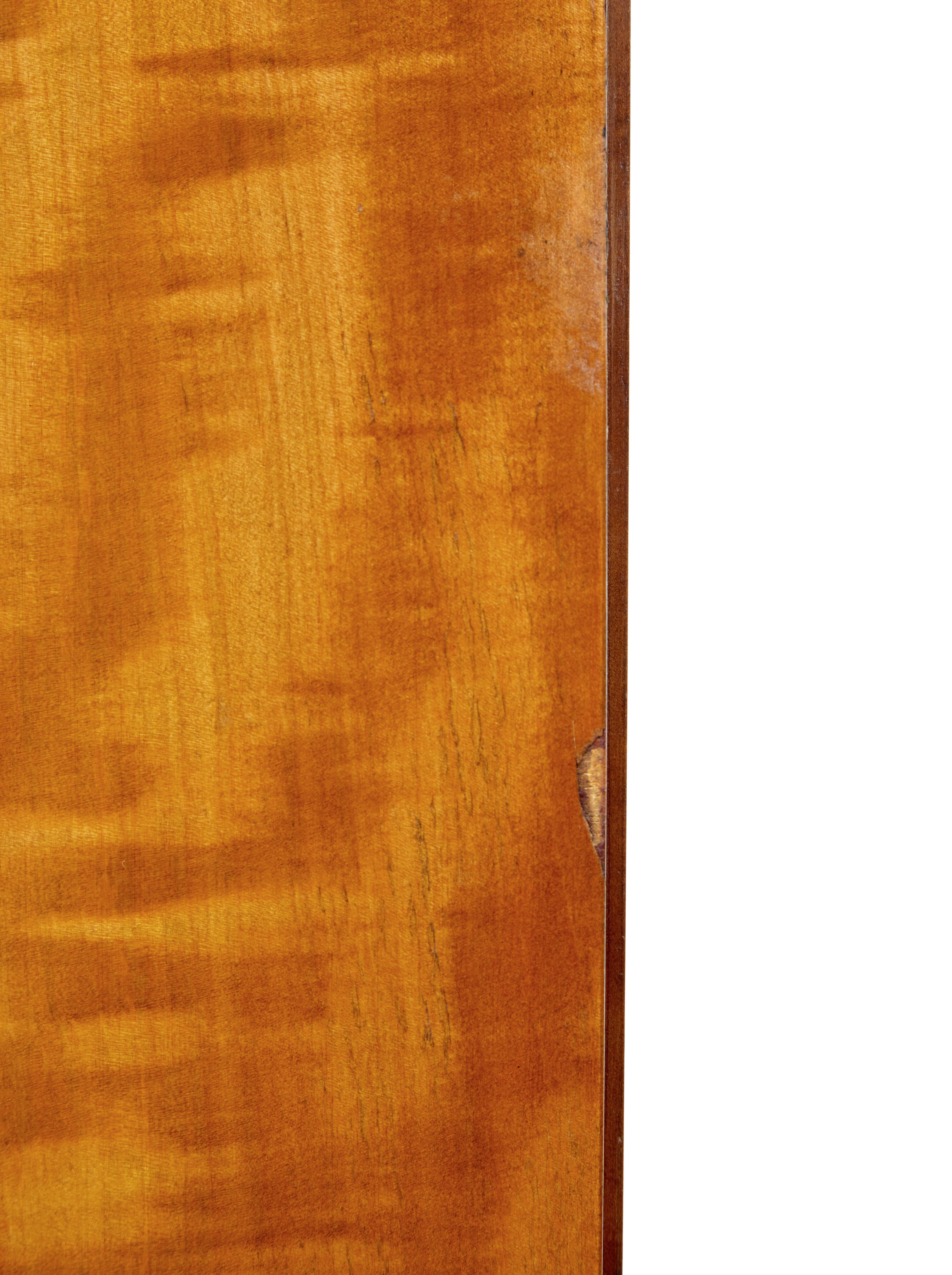 Armoire en bouleau du milieu du siècle dernier d'Oscar Nilsson Nordiska Kompaniet en vente 1