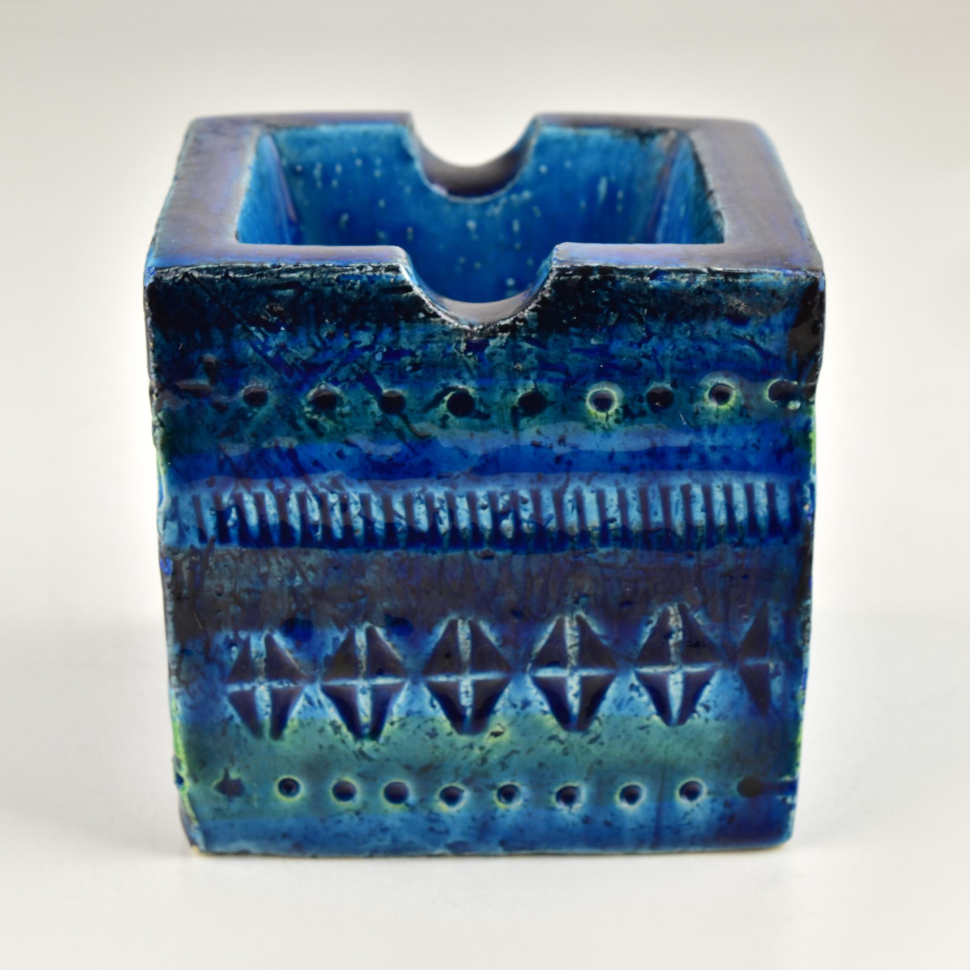 Mid-Century Bitossi Aldo Londi Cubus Aschenbecher, Rimini Blue Glaze (Geprägt) im Angebot