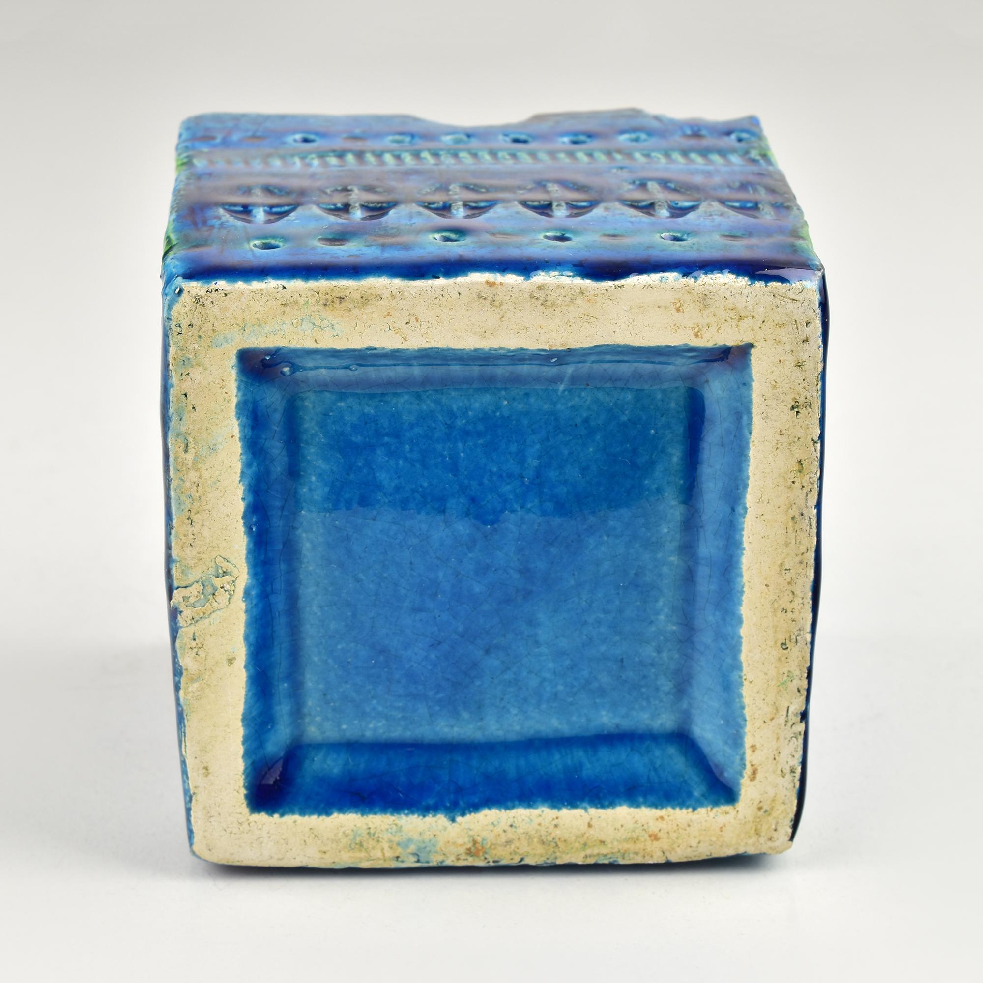 Mid-Century Bitossi Aldo Londi Cubus Aschenbecher, Rimini Blue Glaze (20. Jahrhundert) im Angebot