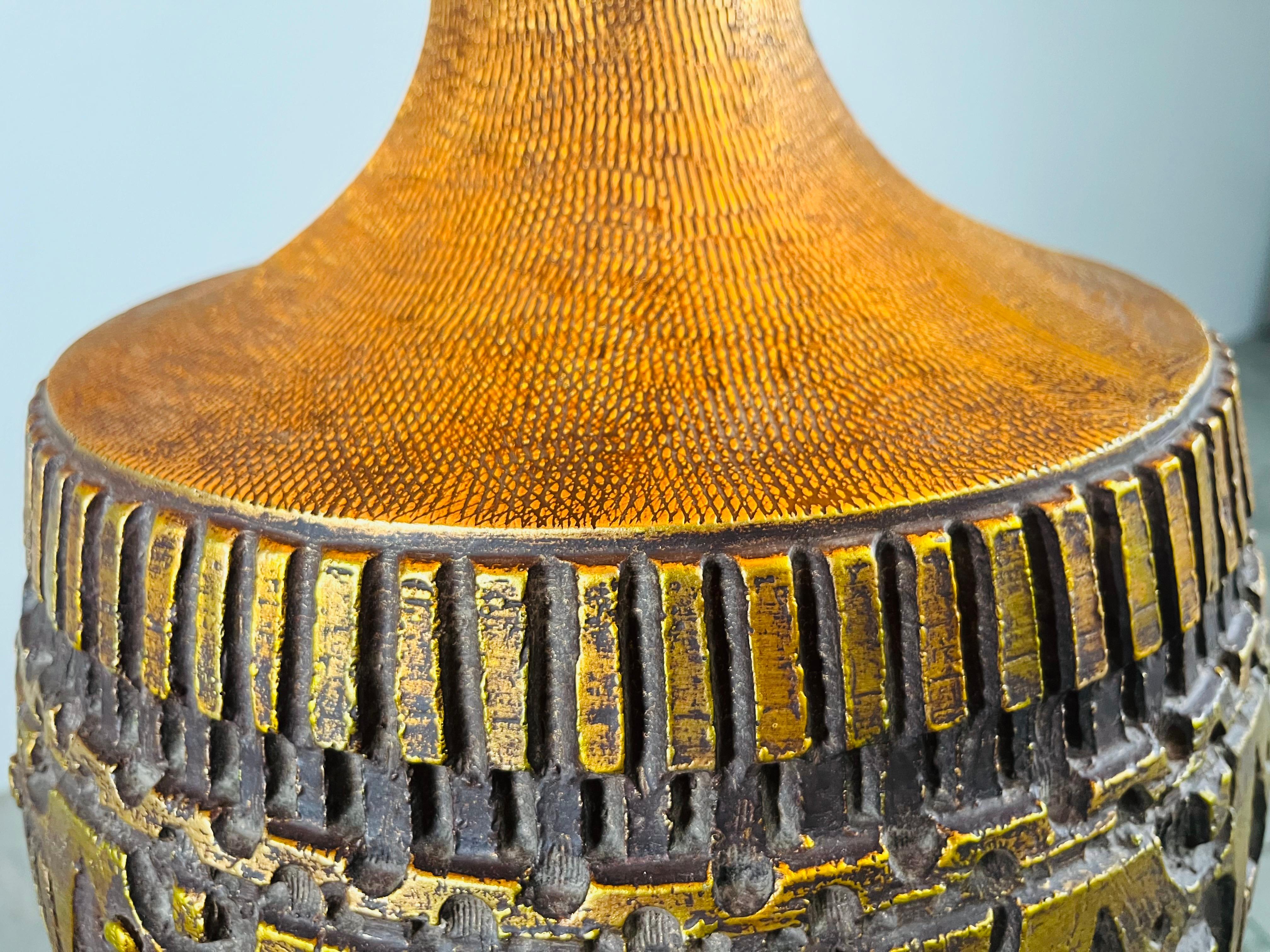 Hand-Carved Mid-Century Bitossi Style Bronze Toned Brutalist Table Lamp 1960s For Sale