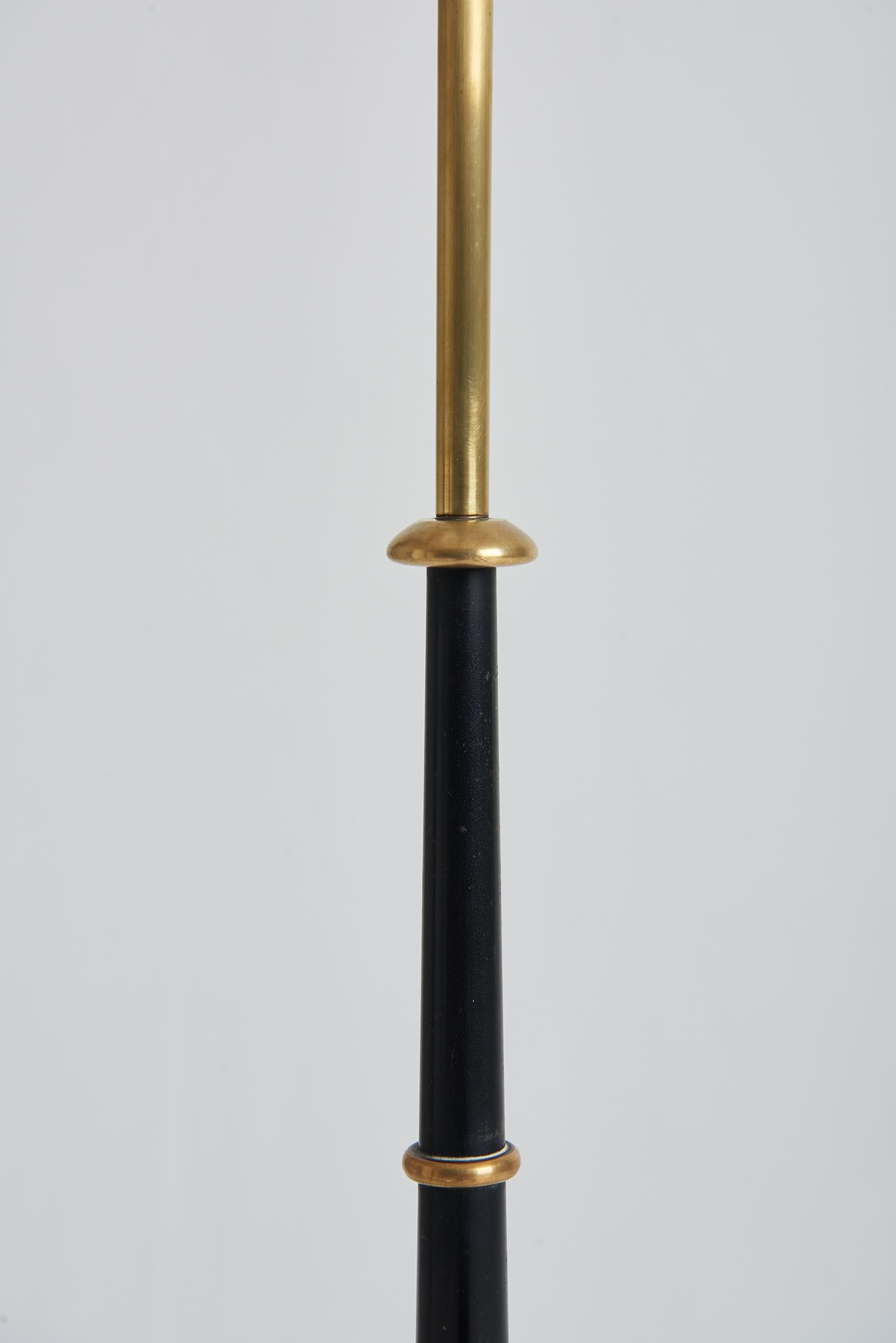 Mid-Century Black and Brass Floor Lamp In Good Condition In London, GB
