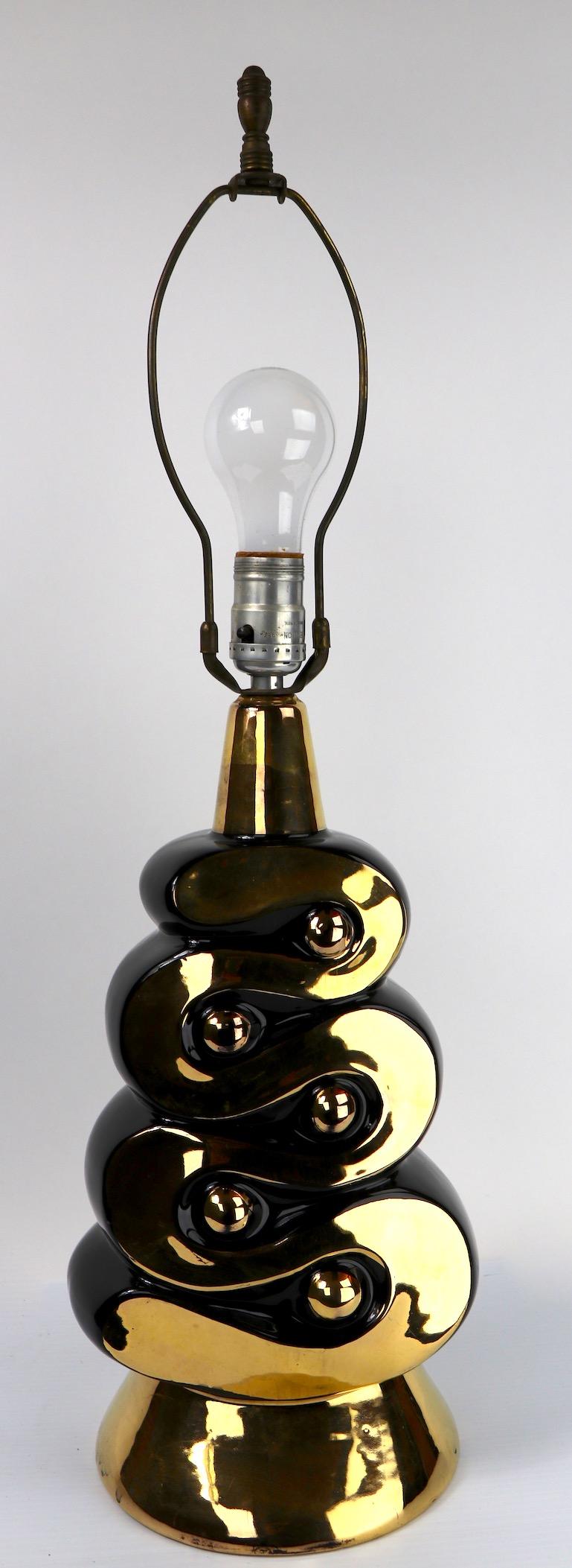 Mid Century Black and Gold Ceramic Table Lamp For Sale 5