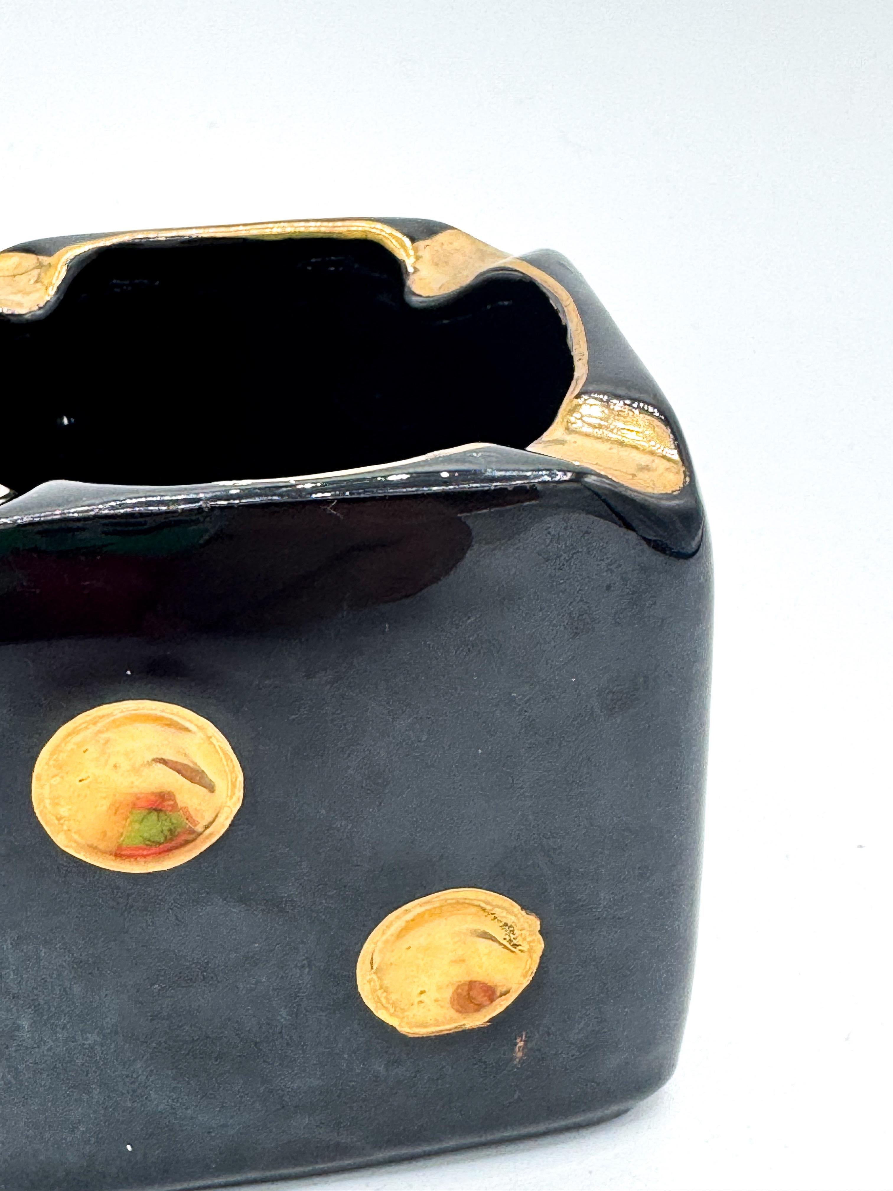 Mid-Century Black and Gold Dice Ashtray, 1950s Ceramic Tabletop Object For Sale 2