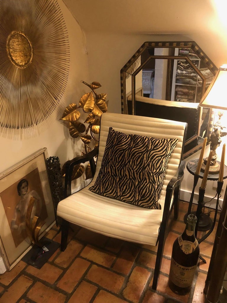 MidCentury Black and Ivory Vinyl Lounge Chair For Sale at 1stDibs