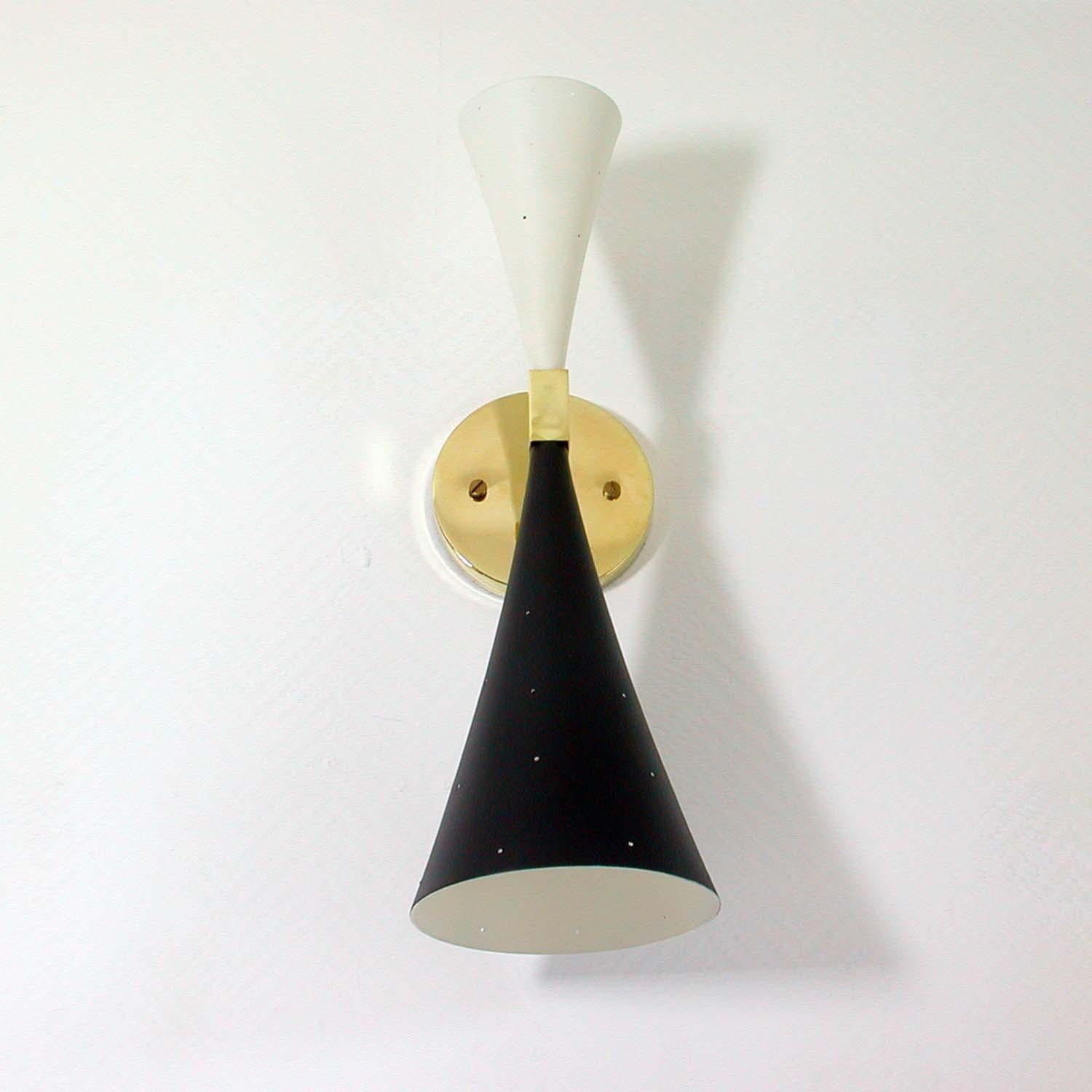 Midcentury Black and White Double Cone Diabolo Wall Light Sconce In Good Condition In NUEMBRECHT, NRW