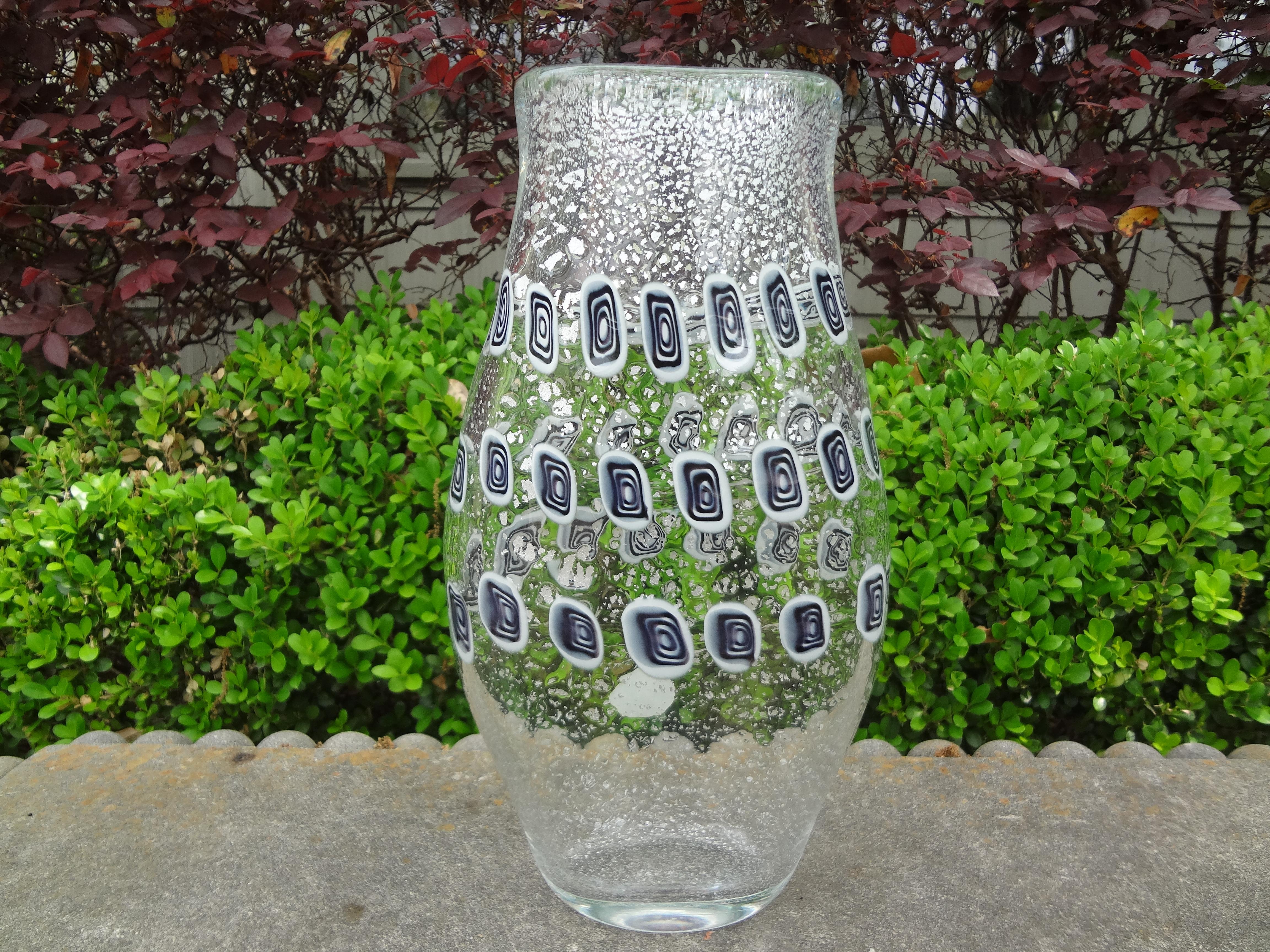 Vase aus schwarzem und weißem Muranoglas von Formentello aus der Mitte des Jahrhunderts (Geblasenes Glas) im Angebot