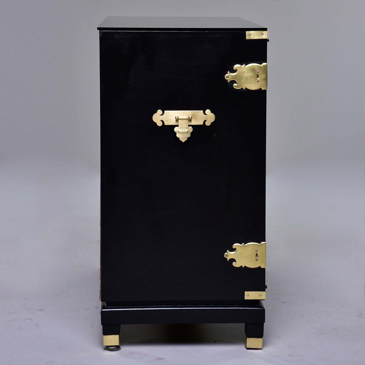 style side cabinets