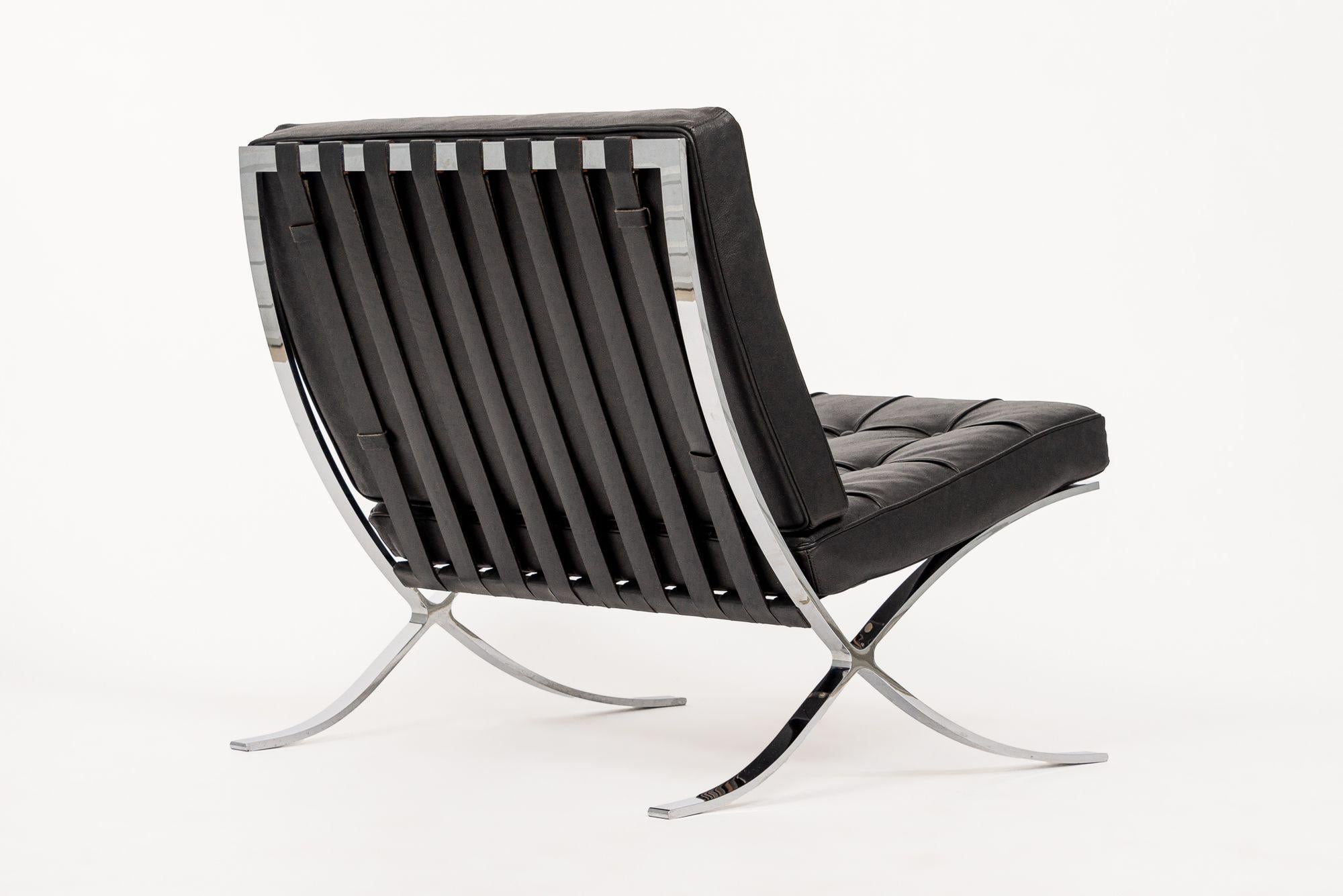 Mid Century Black Barcelona Chair by Mies van der Rohe for Knoll In Good Condition In Detroit, MI
