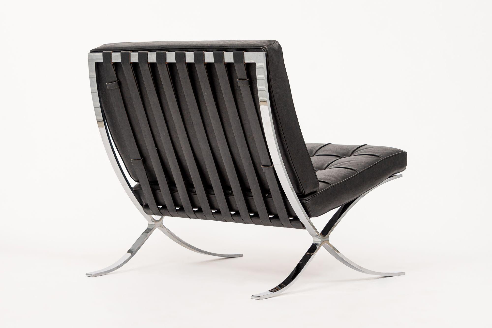 Silla Barcelona negra de mediados de siglo de Mies van der Rohe para Knoll finales del siglo XX