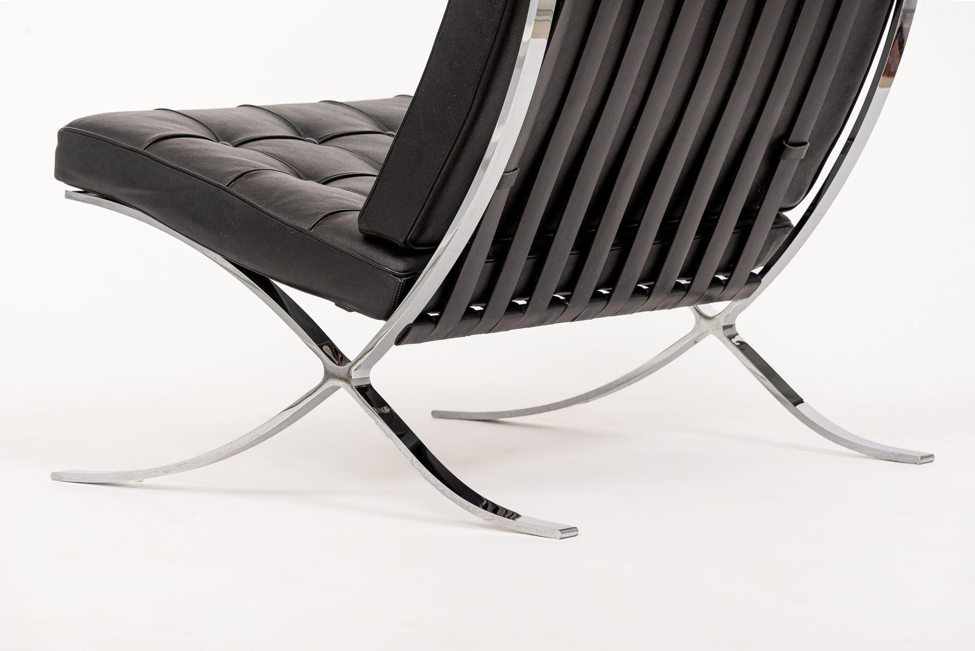 Silla Barcelona negra de mediados de siglo de Mies van der Rohe para Knoll Acero