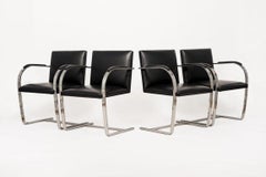 Juego de cuatro sillones Brno de Mies van der Rohe, cuero negro