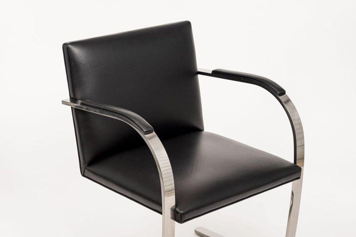 Chaises Brno noires du milieu du siècle par Mies van der Rohe pour Knoll Ensemble de 4 Bon état - En vente à Detroit, MI