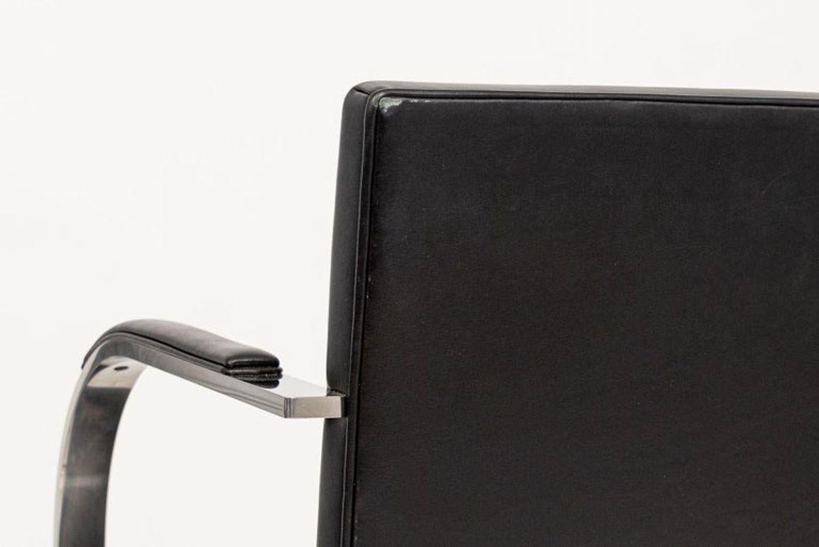 Acier Chaises Brno noires du milieu du siècle par Mies van der Rohe pour Knoll Ensemble de 4 en vente