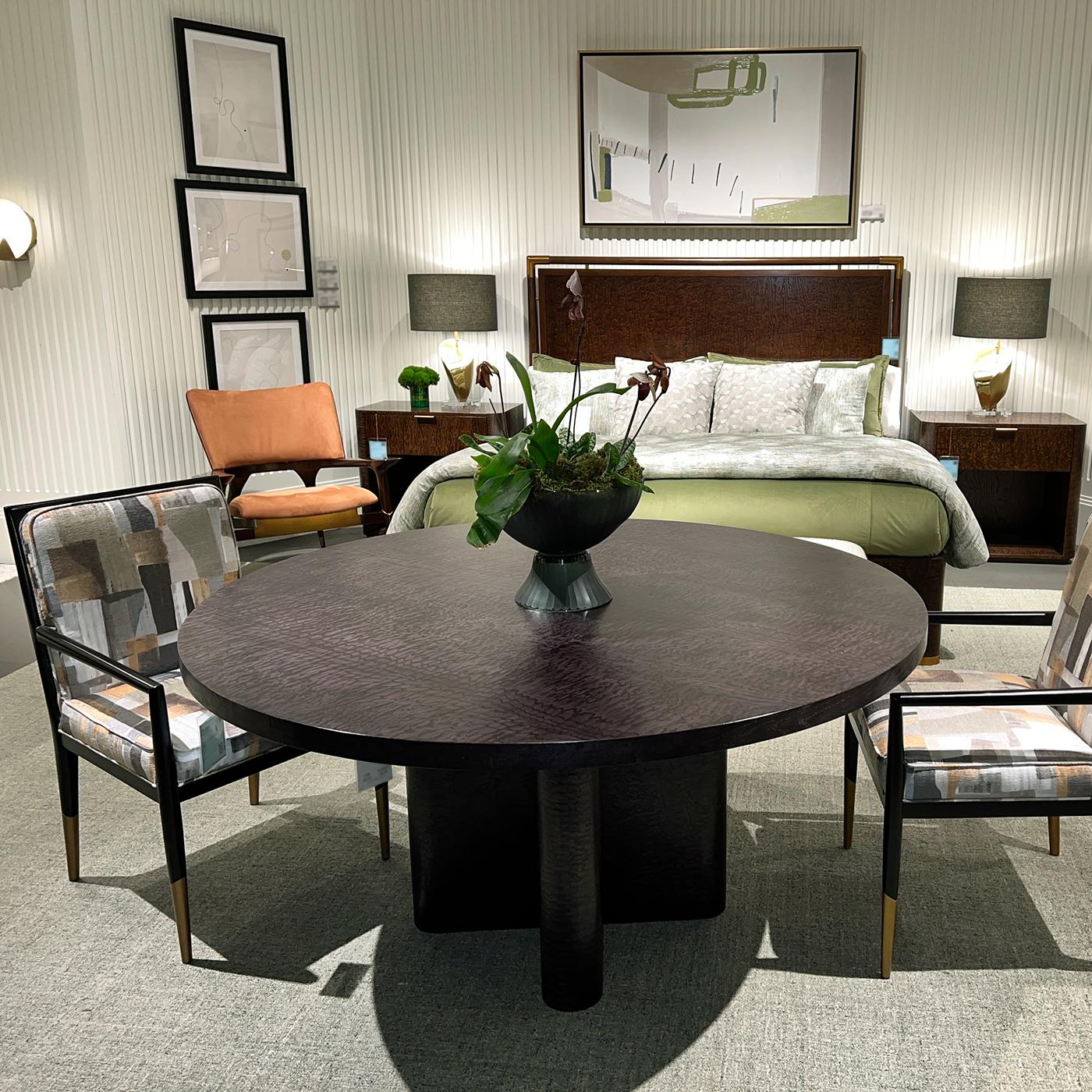 Table de salle à manger ronde en loupe noire du milieu du siècle Neuf - En vente à Westwood, NJ