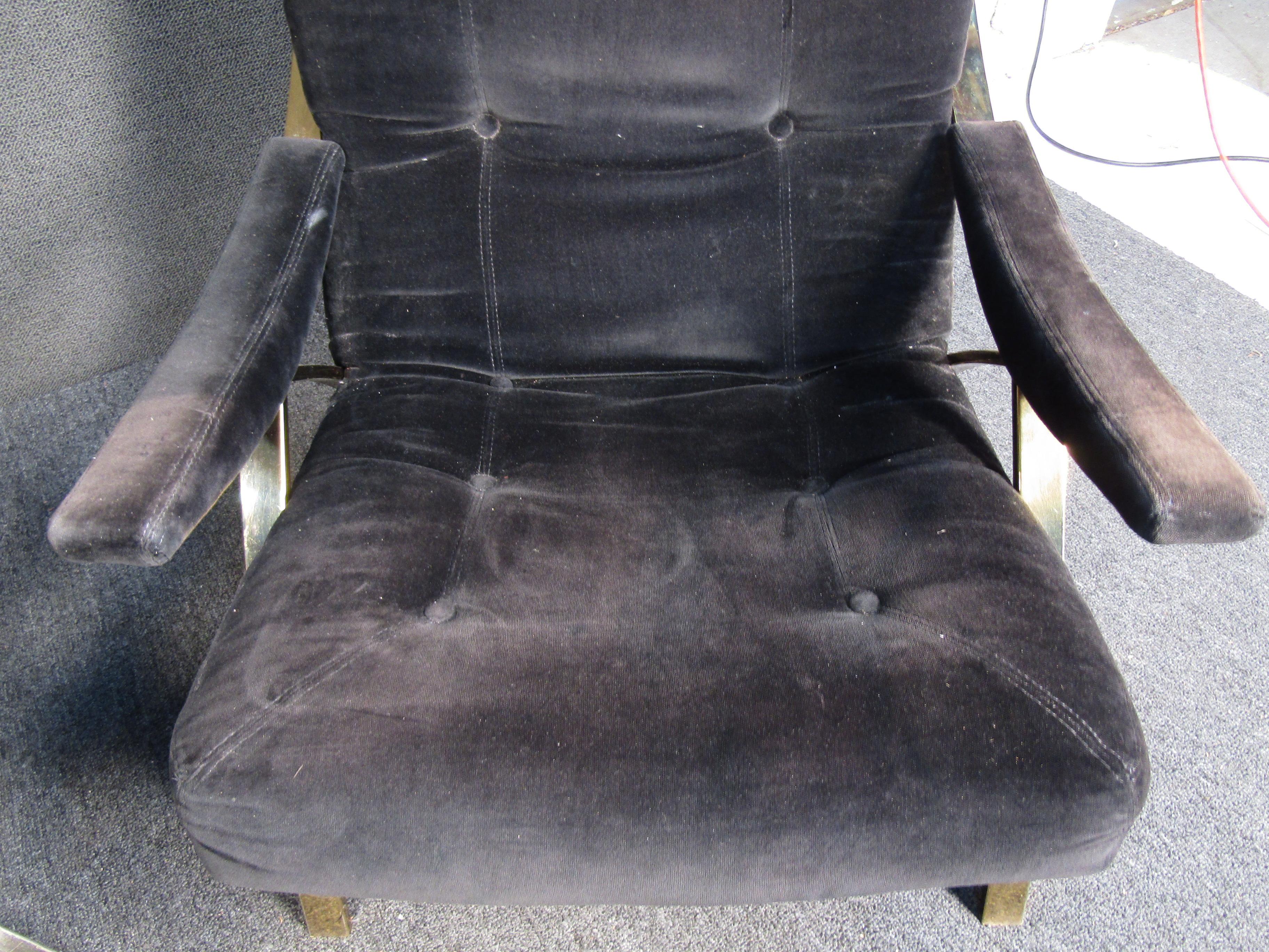 Mid-Century Black Fabric Lounge Chairs  For Sale 1