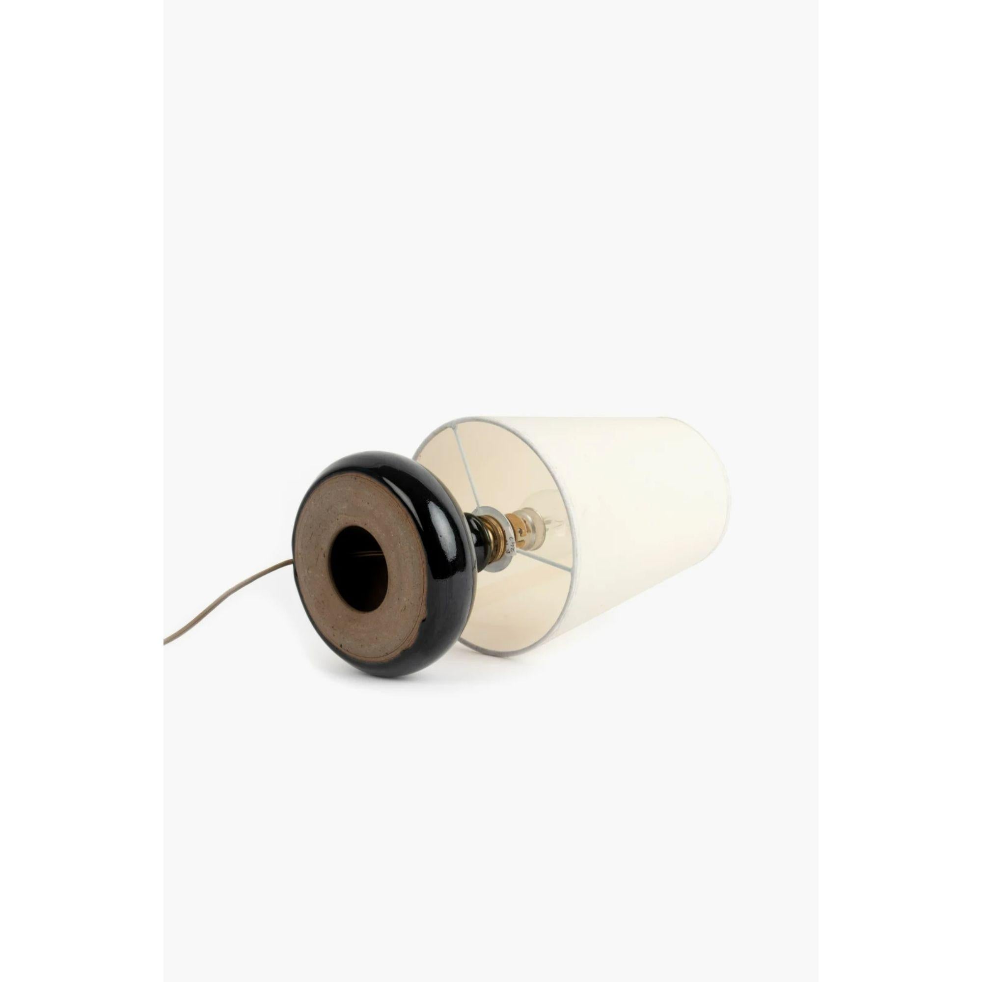 Mid-Century Modern Lampe en poterie d'art française émaillée noire du milieu du siècle dernier en vente