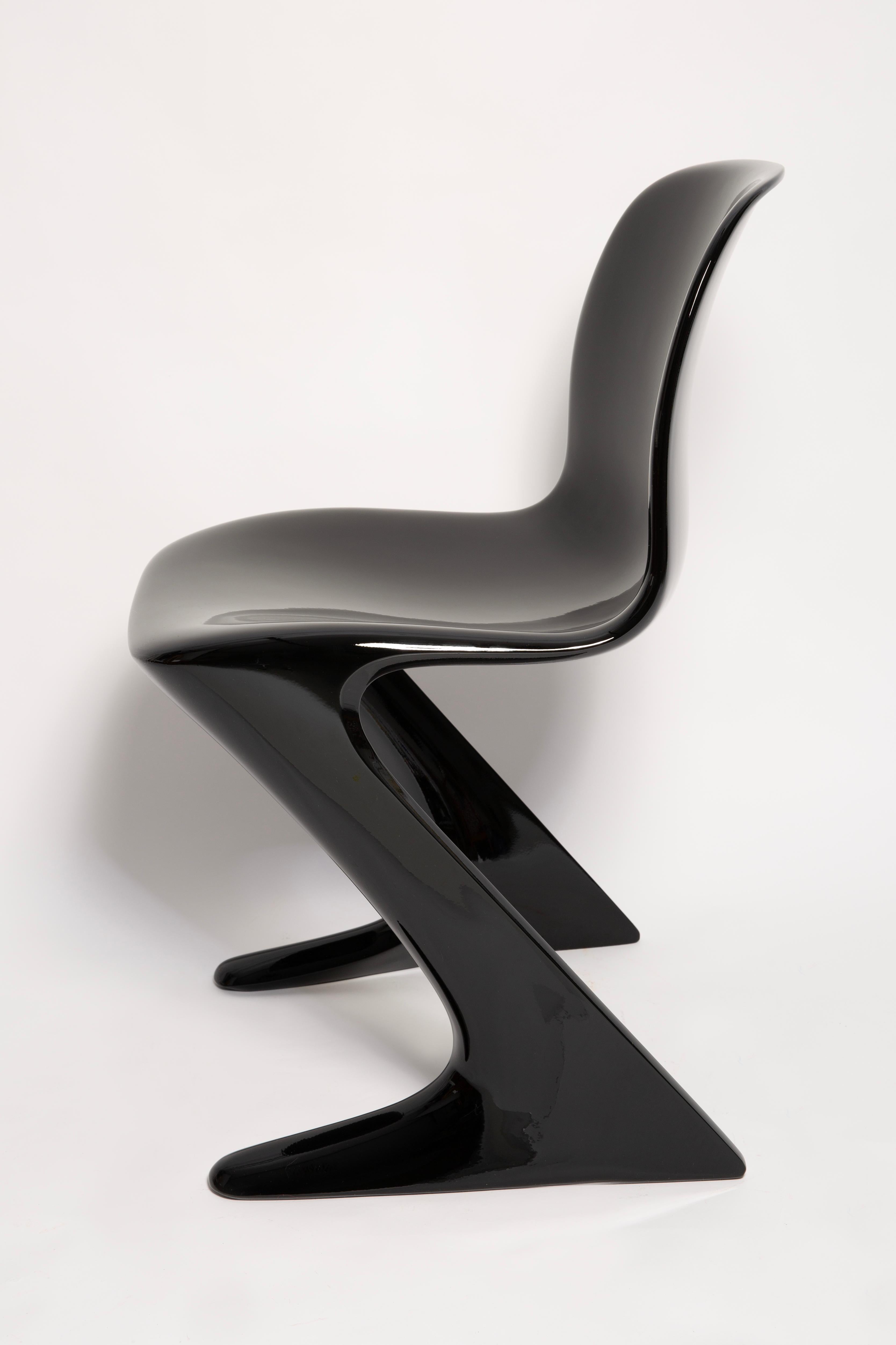 Sedia canguro nera lucida di metà secolo disegnata da Ernst Moeckl, Germania, anni '60 In condizioni ottime in vendita a 05-080 Hornowek, PL