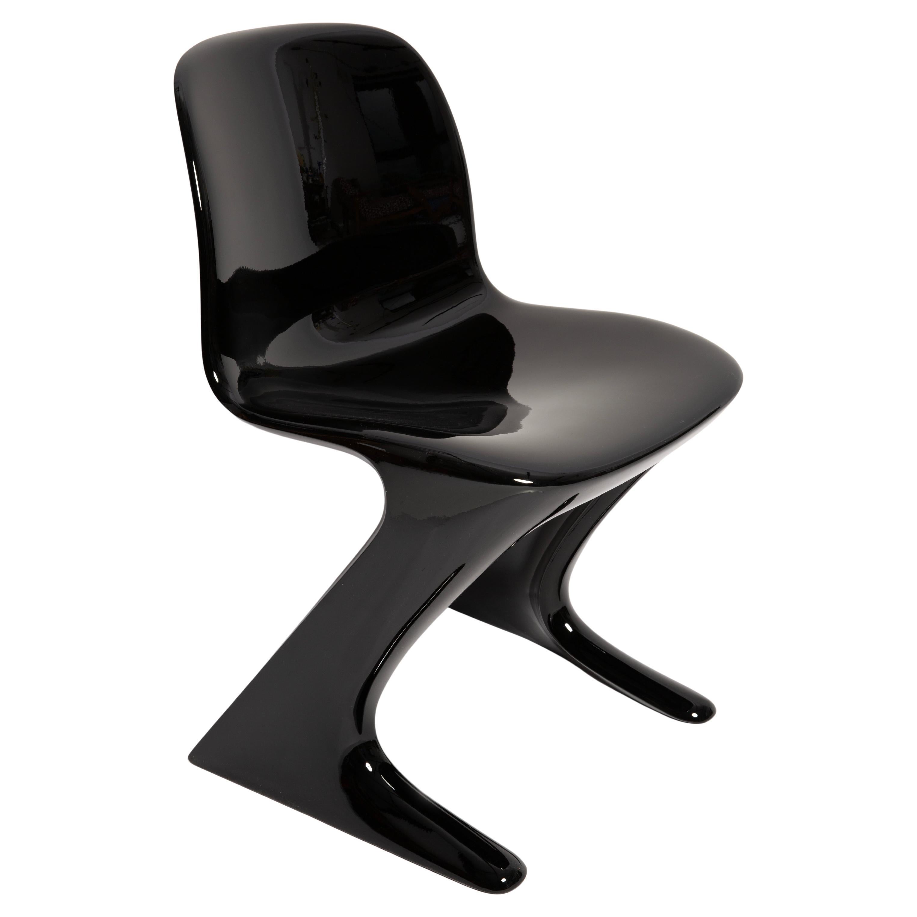 Sedia canguro nera lucida di metà secolo disegnata da Ernst Moeckl, Germania, anni
60