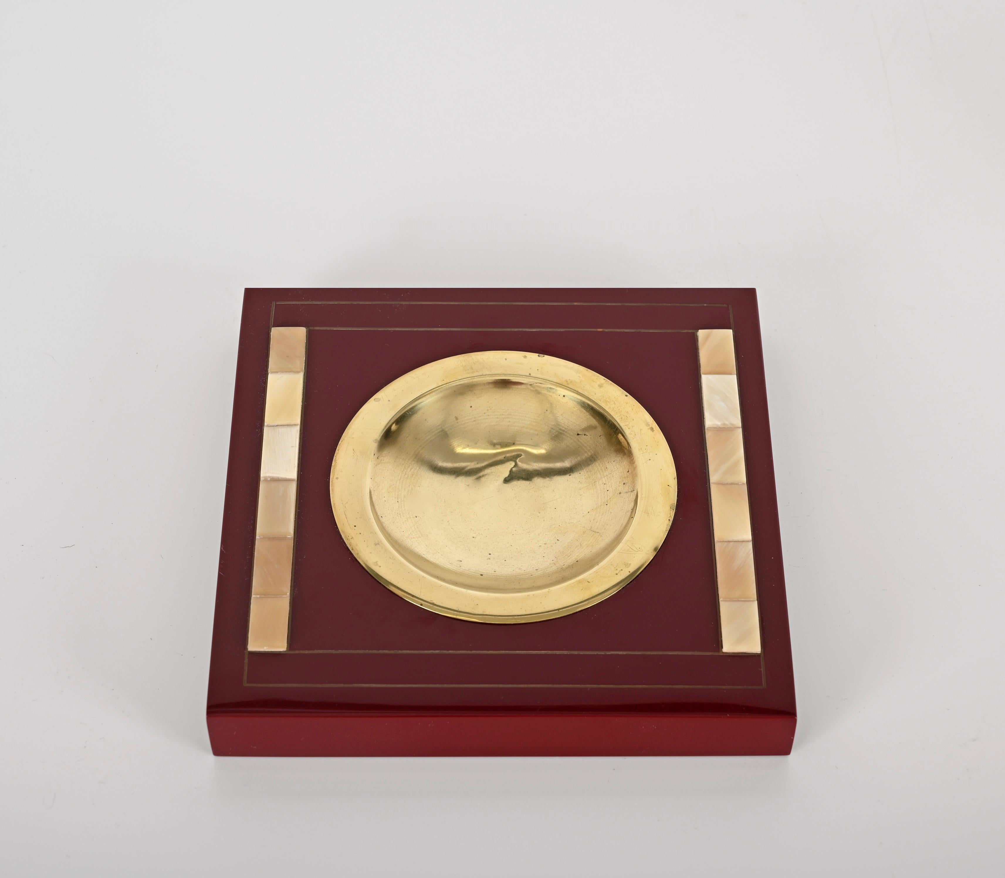 Mid-Century Burgundy Lacquer and Brass Vide-Poche or Ashtray, Italy, Dior 1970s For Sale 5