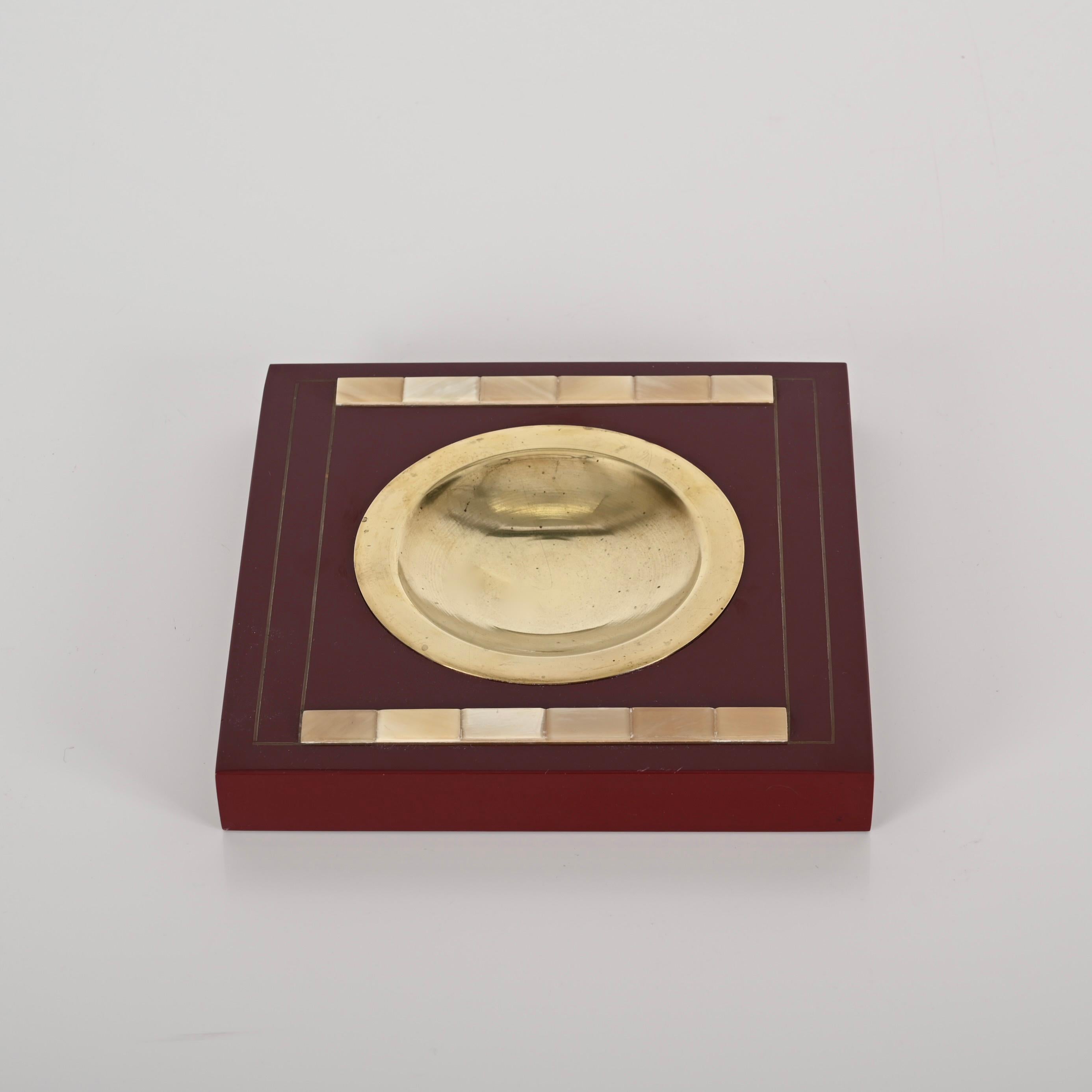 Mid-Century Burgundy Lacquer and Brass Vide-Poche or Ashtray, Italy, Dior 1970s For Sale 1