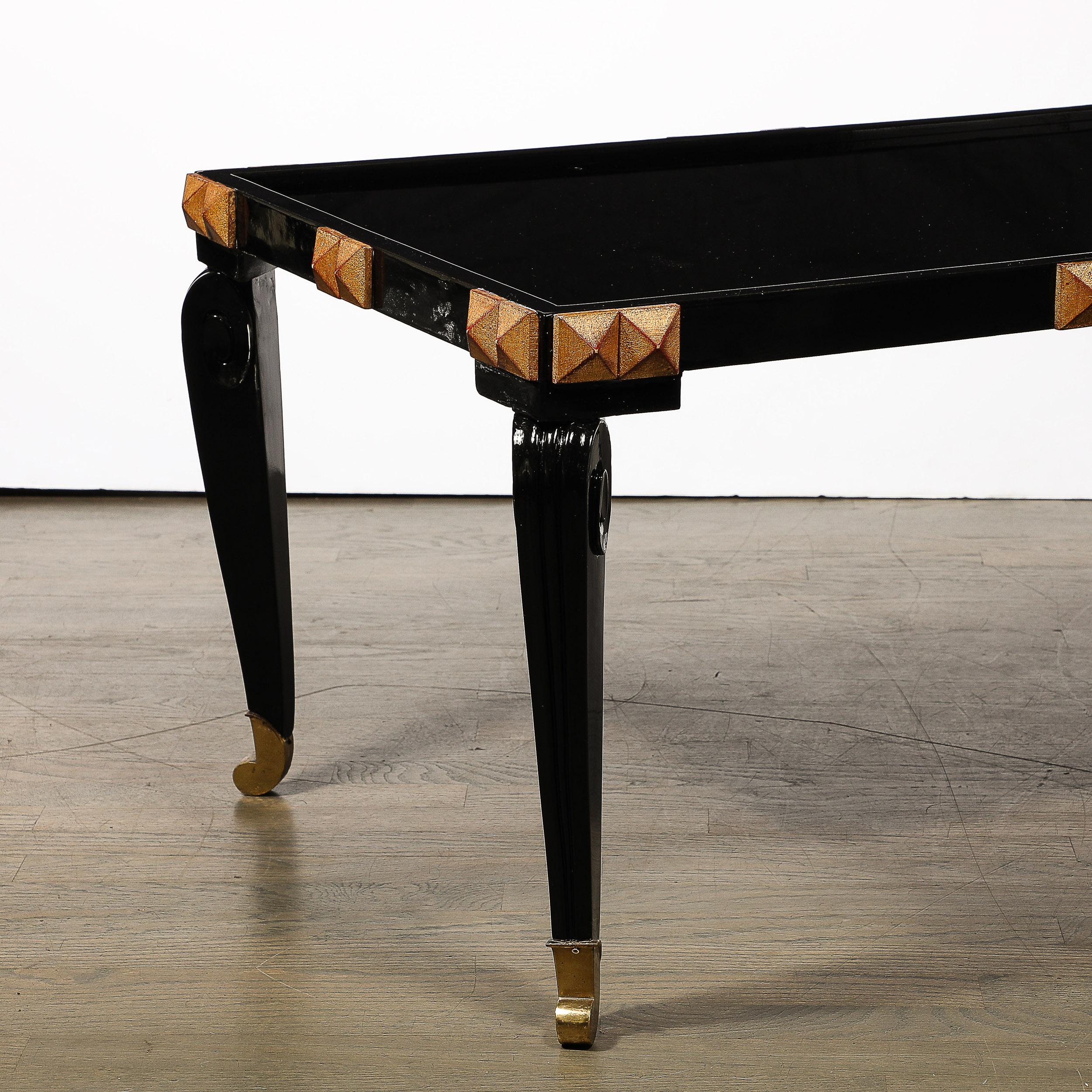 Table de cocktail du milieu du siècle dernier en laque noire, bois doré et laiton avec plateau en Vitrolite en vente 5