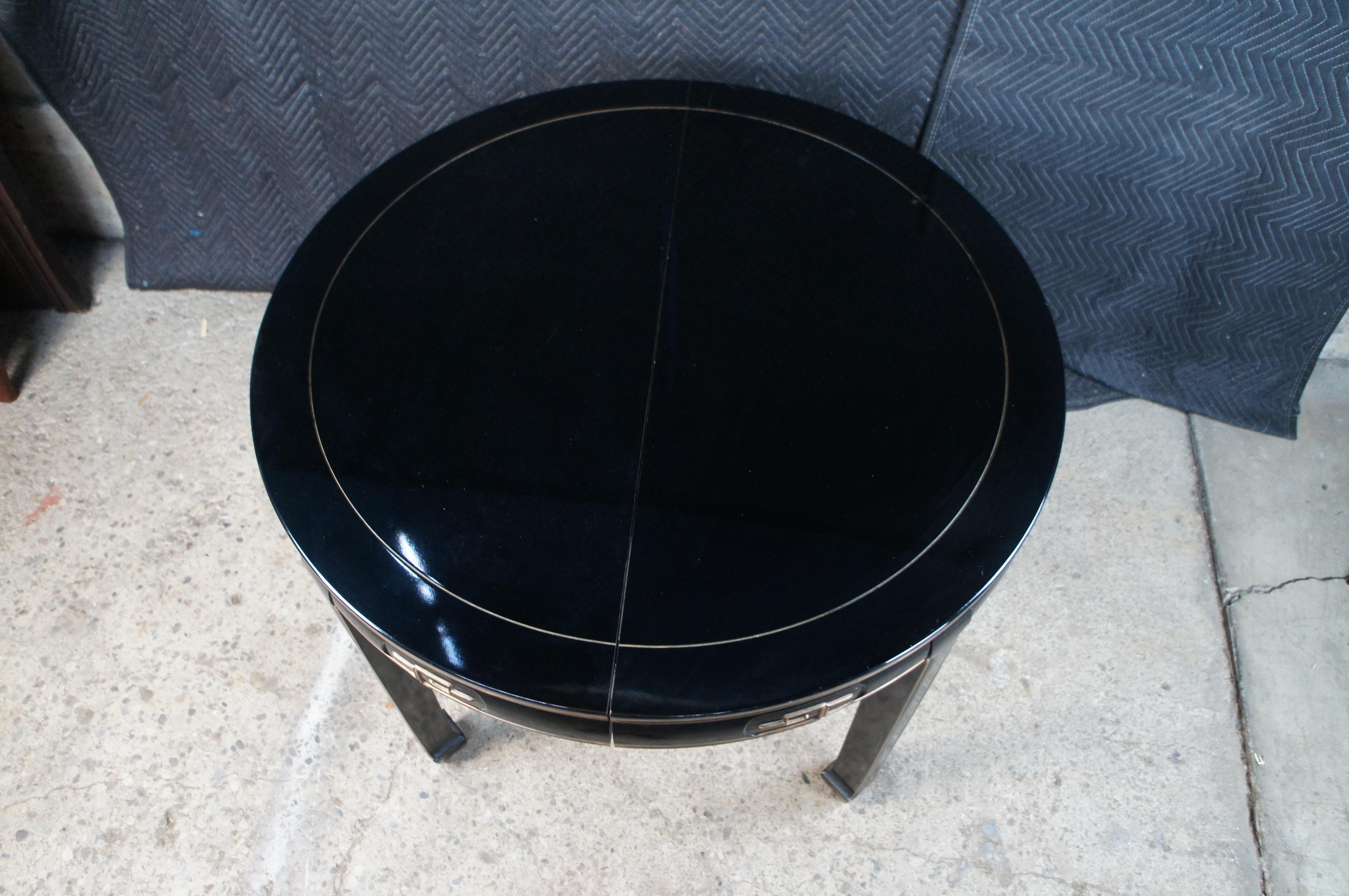 20th Century Mid Century Black Lacquered Oriental Chinoiserie Round Extendable Dining Table For Sale