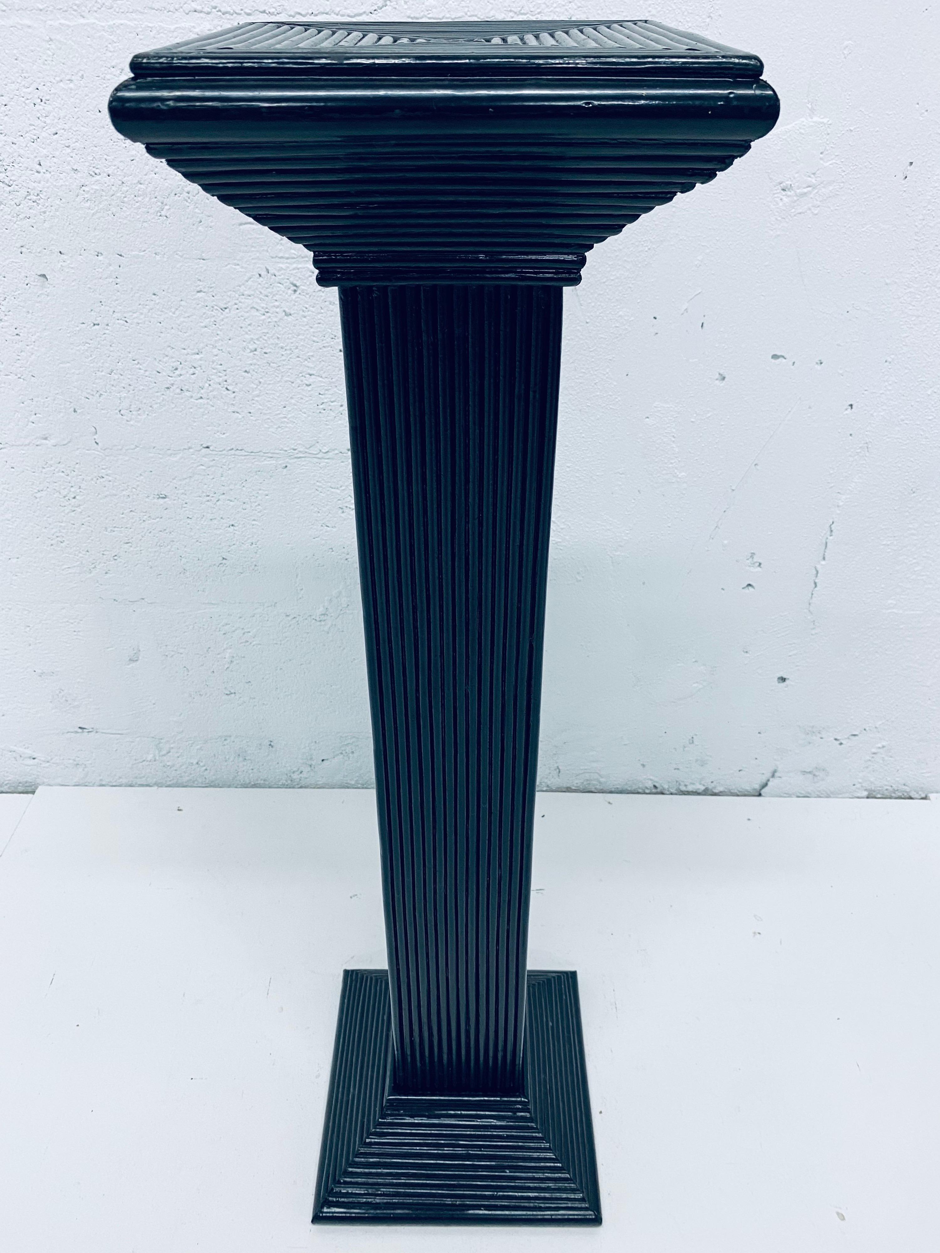 Midcentury Black Lacquered Pencil Reed Rattan Pedestal Table In Good Condition For Sale In Miami, FL