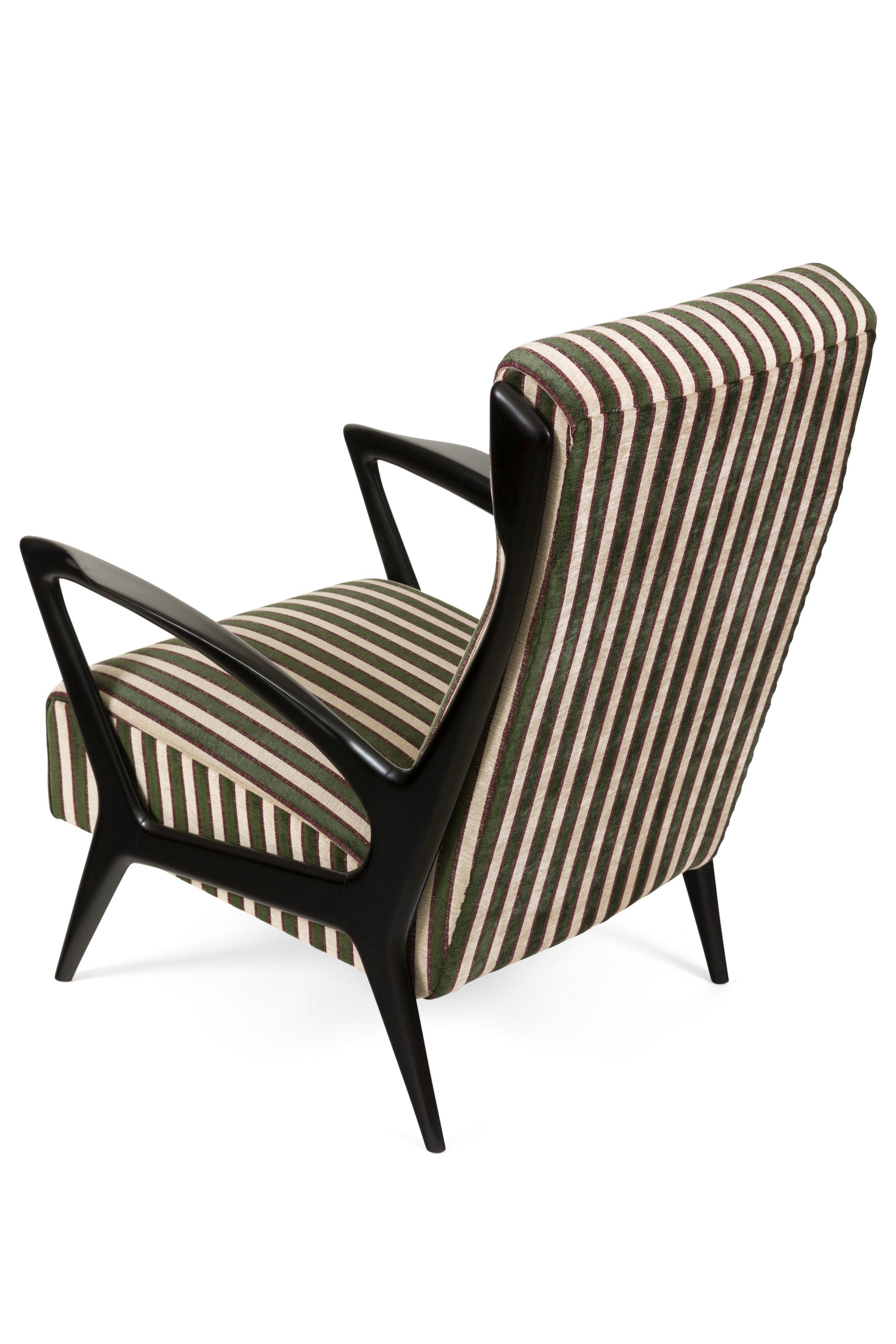Mid-Century Black Lacquered & Upholstered Lounge Chairs, Italy 1950s In Excellent Condition In New York, NY