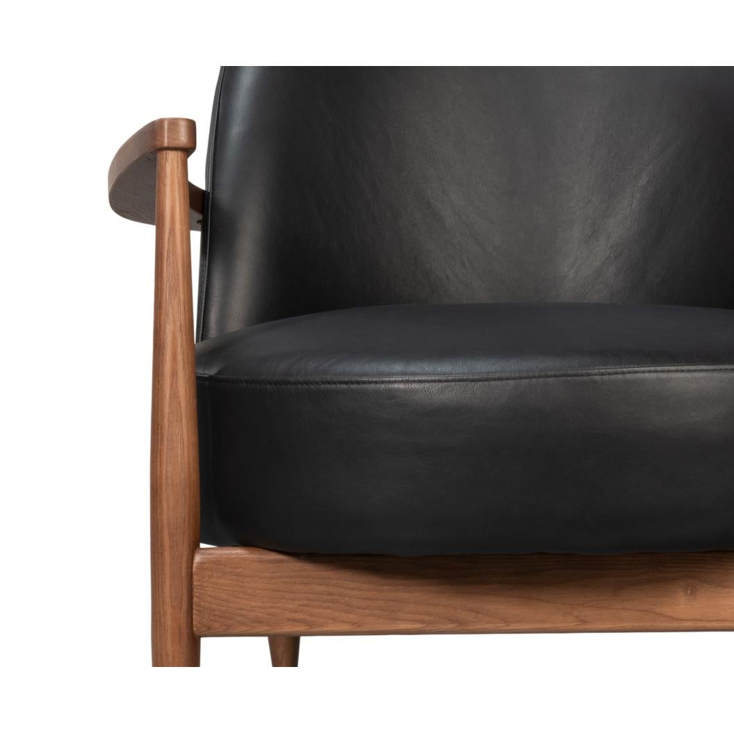 Fauteuil en cuir noir du milieu du siècle en vente 3
